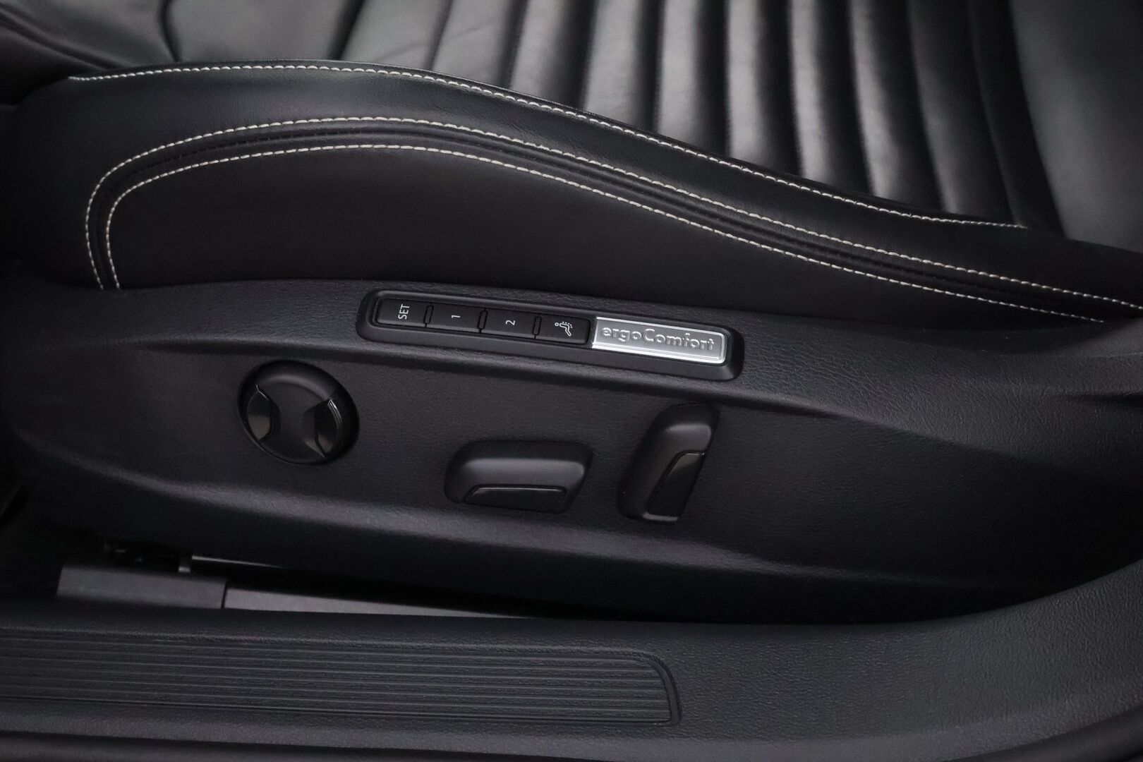 Volkswagen Passat 2021 Variant GTE Plug-In Hybrid 160 kW DSG-automaatti - Webasto / Adapt.Vakkari / HUD / DynAudio / 360-Kamera /  Matrix LED / Vetokoukku / Nahkasisusta / Täyteen varusteltu / Harvoin tarjolla!