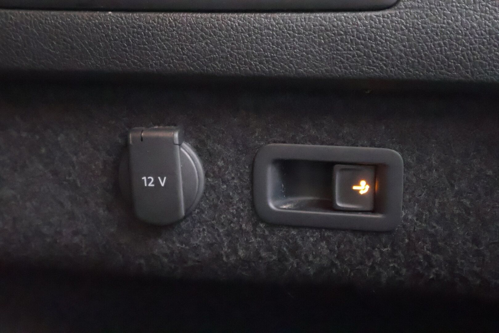 Volkswagen Passat 2021 Variant GTE Plug-In Hybrid 160 kW DSG-automaatti - Webasto / Adapt.Vakkari / HUD / DynAudio / 360-Kamera /  Matrix LED / Vetokoukku / Nahkasisusta / Täyteen varusteltu / Harvoin tarjolla!