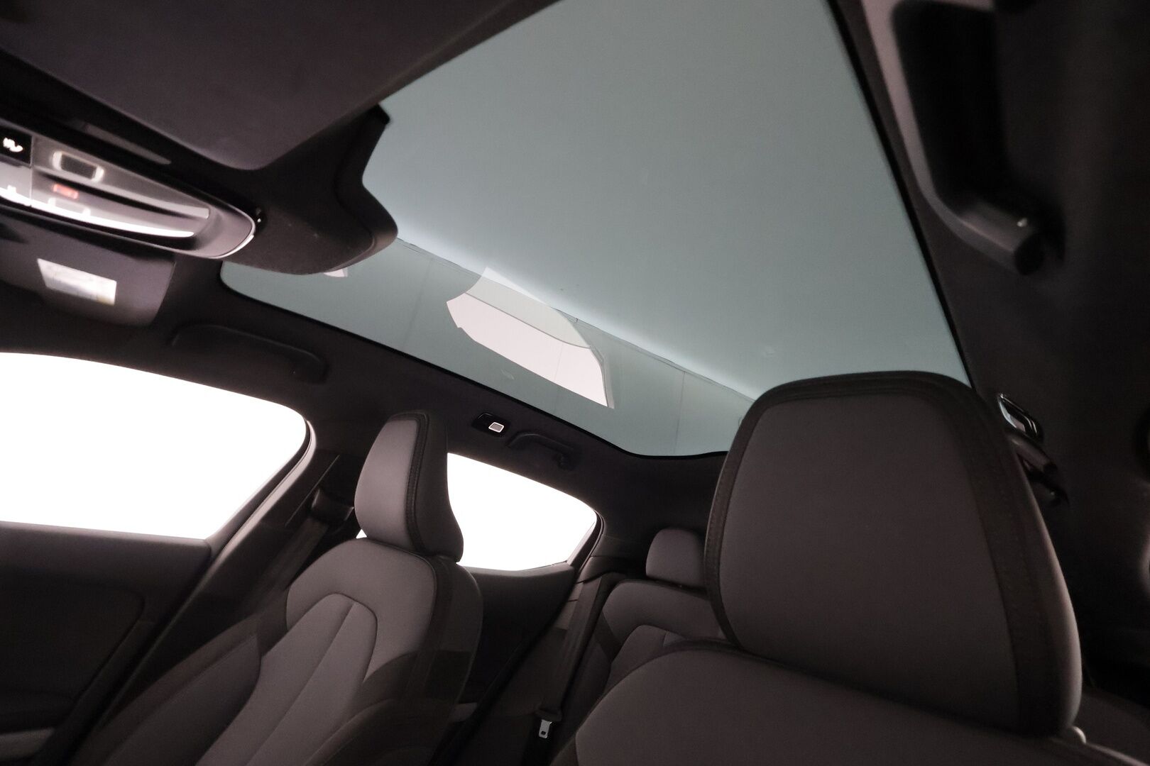 Polestar 2 2022 Long Range Single Motor, 170kW, 78kWh - | ACC | ILP | Koukku | Pilot&Plus | 360-Kamera | Pixel LED | H/K | Muistipenkki | Lasikatto | Sporttipenkit | Keyless | Merkkihuollettu | Kahdet Renkaat |