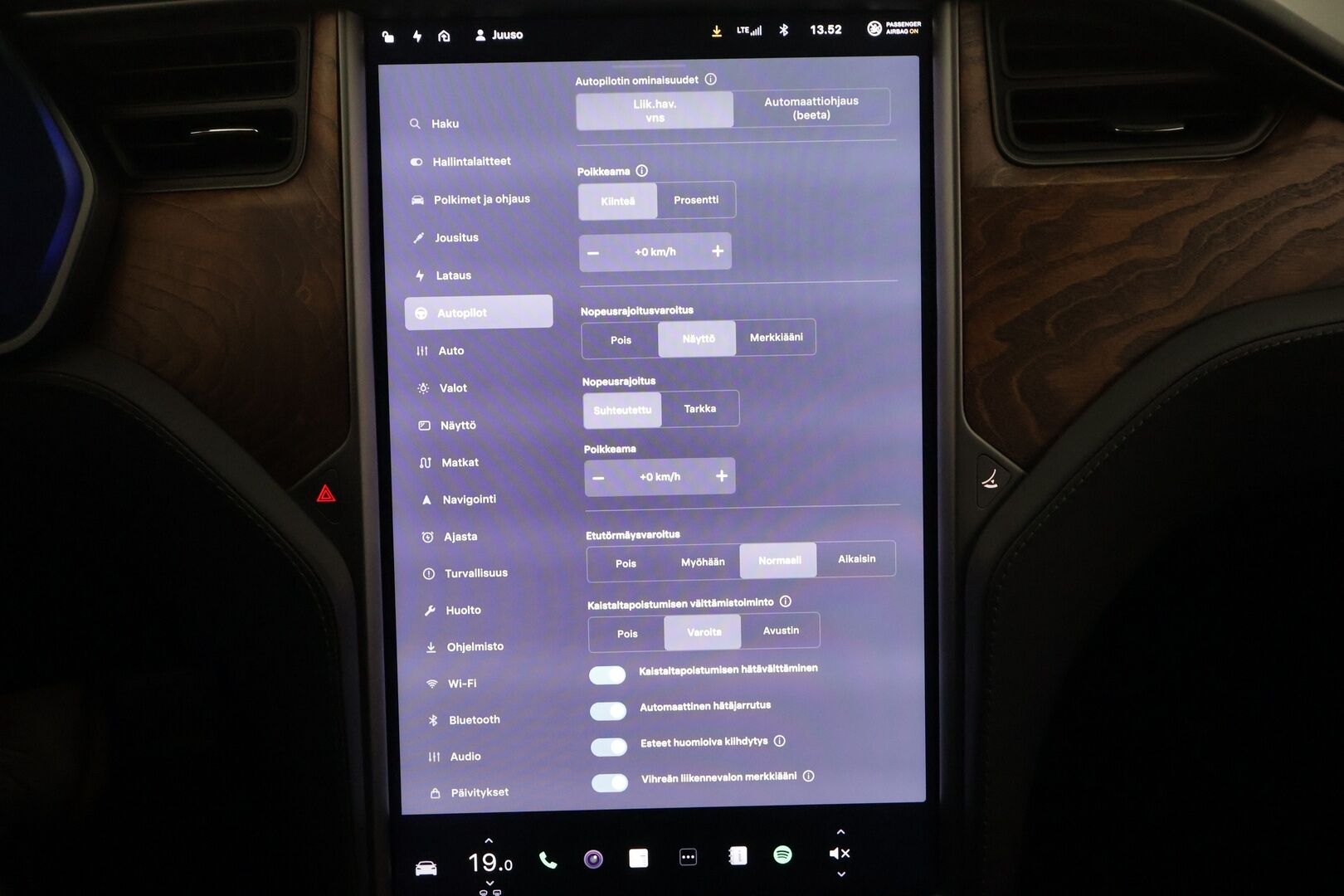 Tesla Model S 2020 Long Range AWD - | Lasikatto | ACC | LED | P.Kamera | Premium Audio | Muistipenkki | Navi | Kaistavahti | Keyless | 2x Latauskaapelit | Kahdet renkaat |