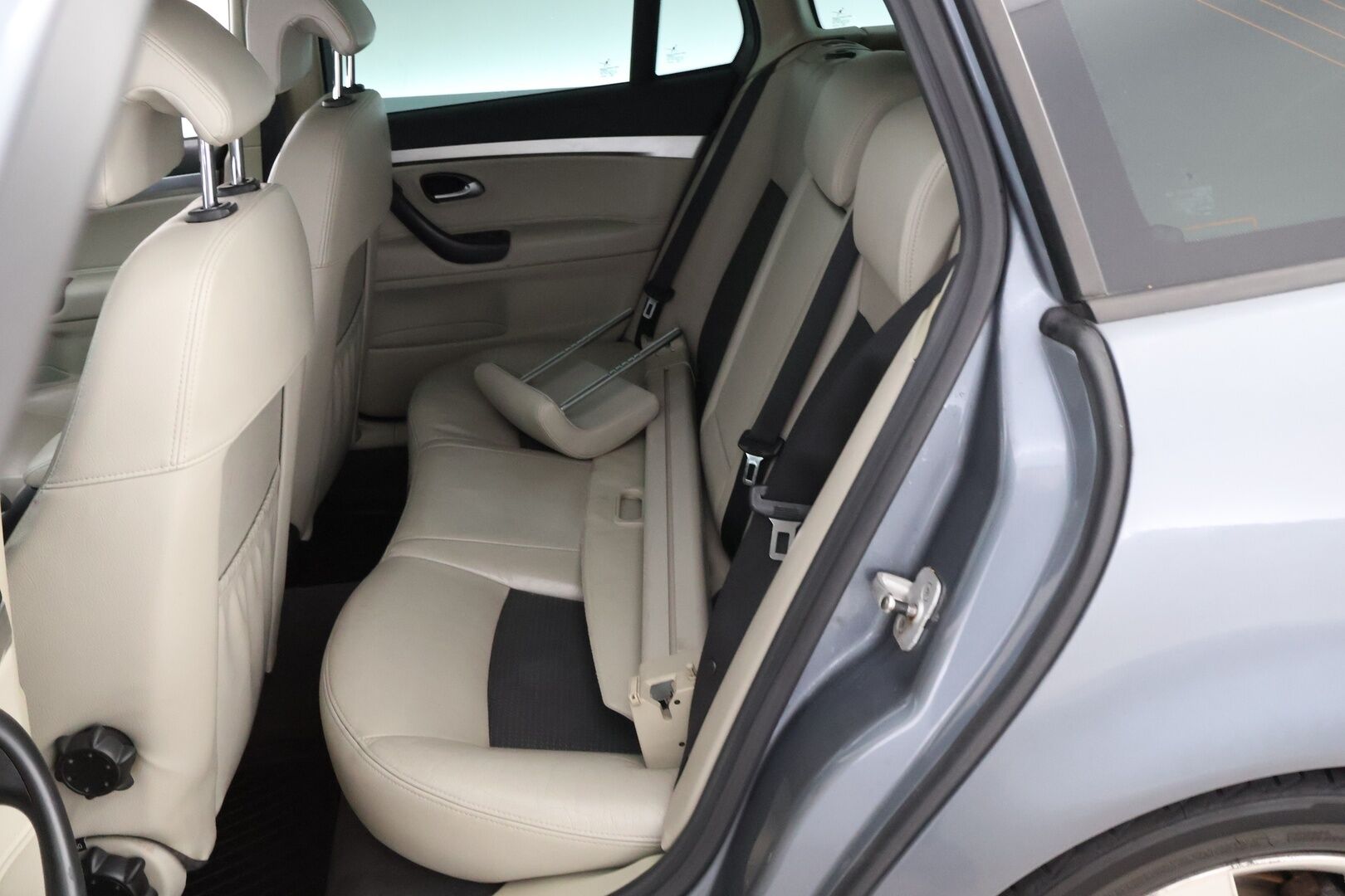 Saab 9-3 2008 Sport Combi 1,9TiDS PF Vector Business A6 - YritysOutlet - Myydään vain yrityksille - – Tämä auto myydään YritysOutlet -valikoimasta vain yritykselle