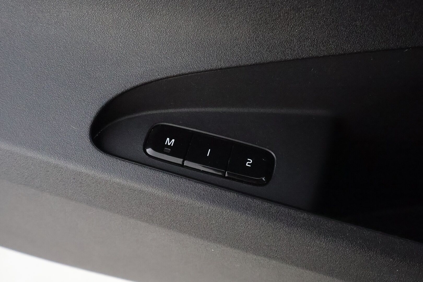 Polestar 2 2021 Launch Edition, 300kW * Lasikatto / Koukku / ACC / Pixel-LED / H&K / 360 / Sportpenkki Muistilla * - Pilot&Plus / Merkkihuollot / 2x Latauskaapelit / Kahdet renkaat 