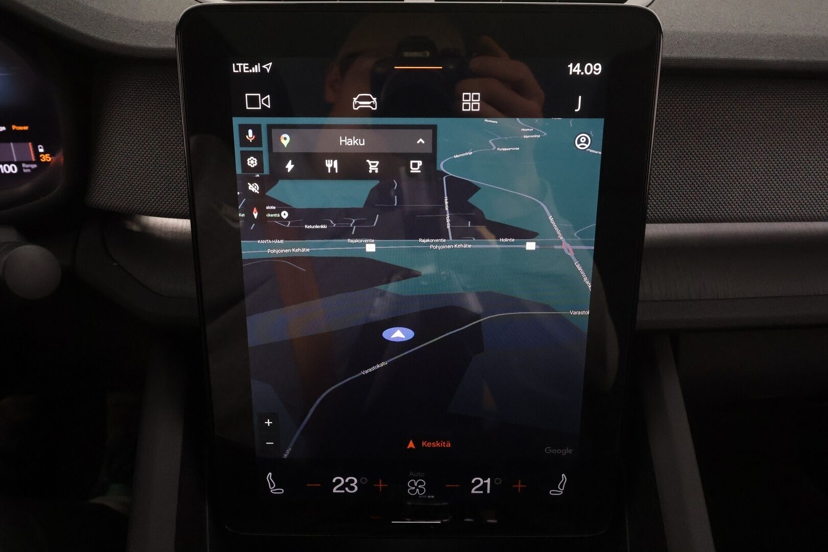 Polestar 2 2021 Launch Edition, 300kW * Lasikatto / Koukku / ACC / Pixel-LED / H&K / 360 / Sportpenkki Muistilla * - Pilot&Plus / Merkkihuollot / 2x Latauskaapelit / Kahdet renkaat 