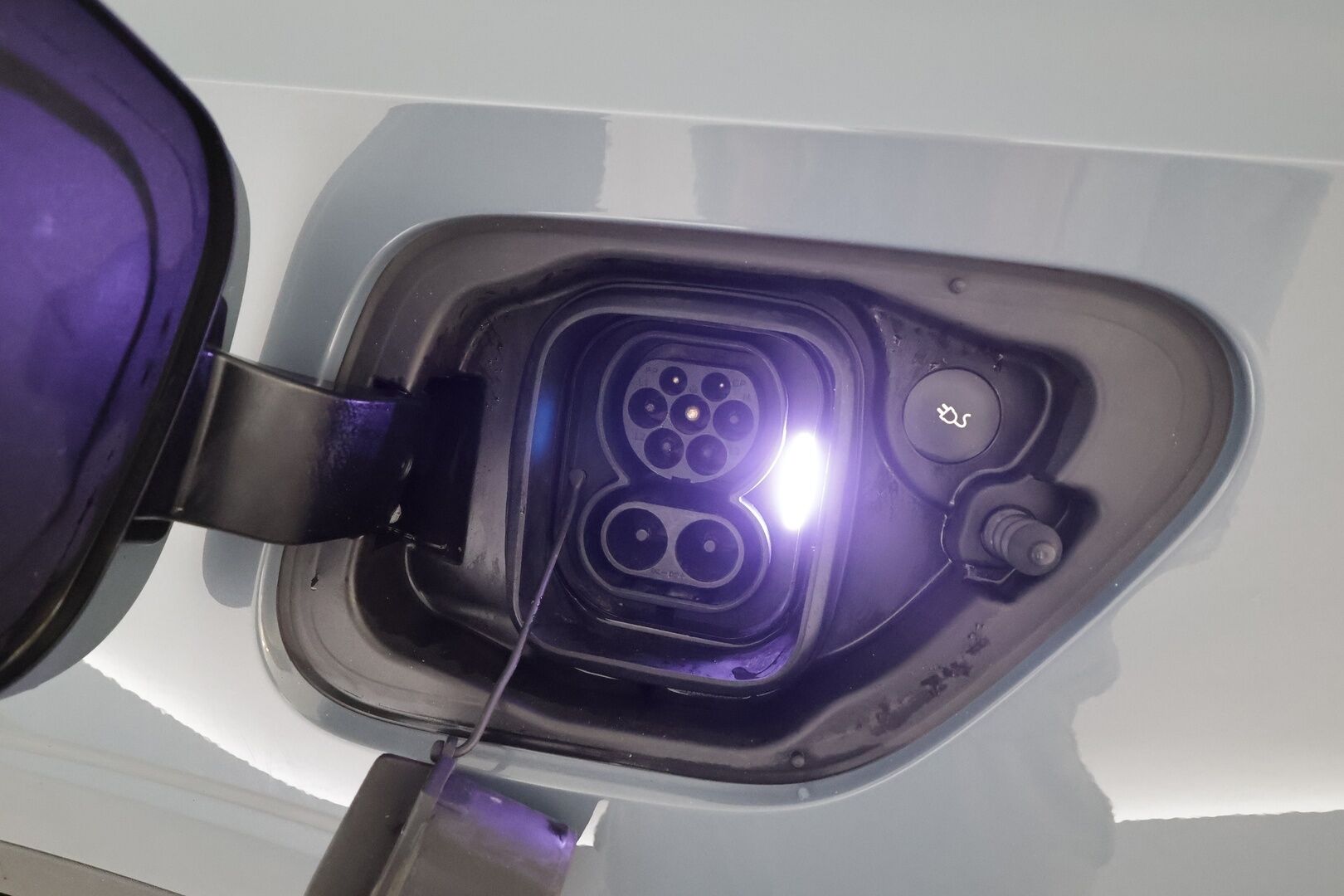 Polestar 2 2021 Launch Edition, 300kW * Lasikatto / Koukku / ACC / Pixel-LED / H&K / 360 / Sportpenkki Muistilla * - Pilot&Plus / Merkkihuollot / 2x Latauskaapelit / Kahdet renkaat 