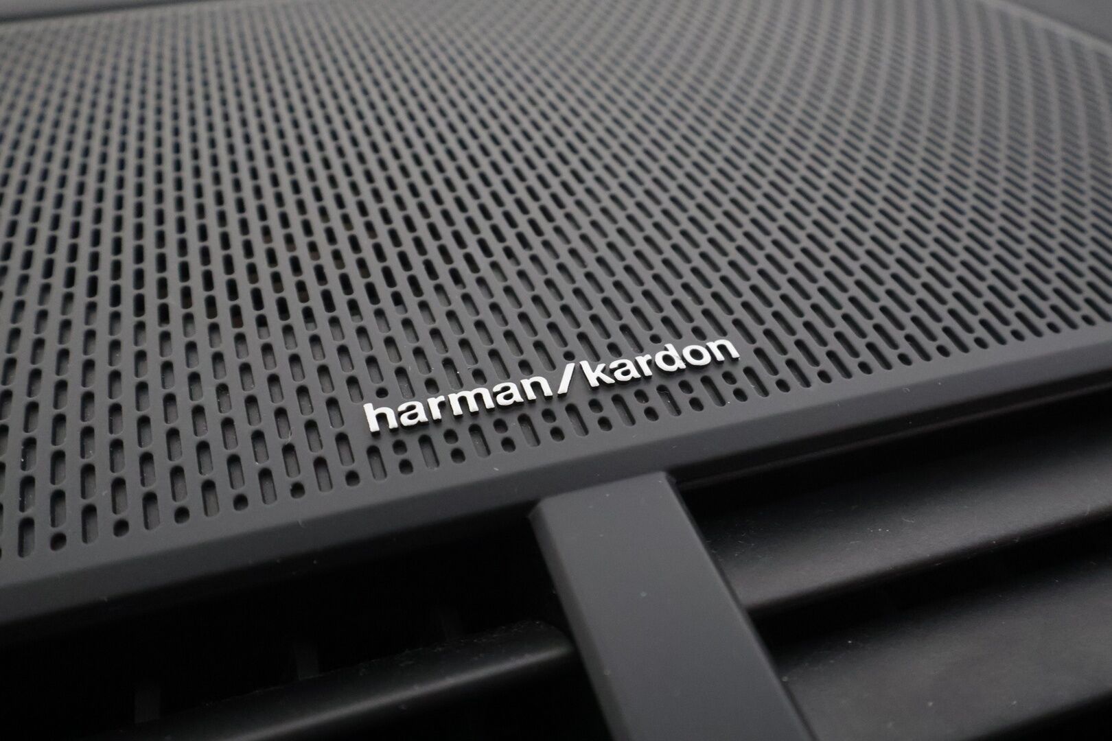 Polestar 2 2021 Launch Edition, 300kW * Lasikatto / Koukku / ACC / Pixel-LED / H&K / 360 / Sportpenkki Muistilla * - Pilot&Plus / Merkkihuollot / 2x Latauskaapelit / Kahdet renkaat 