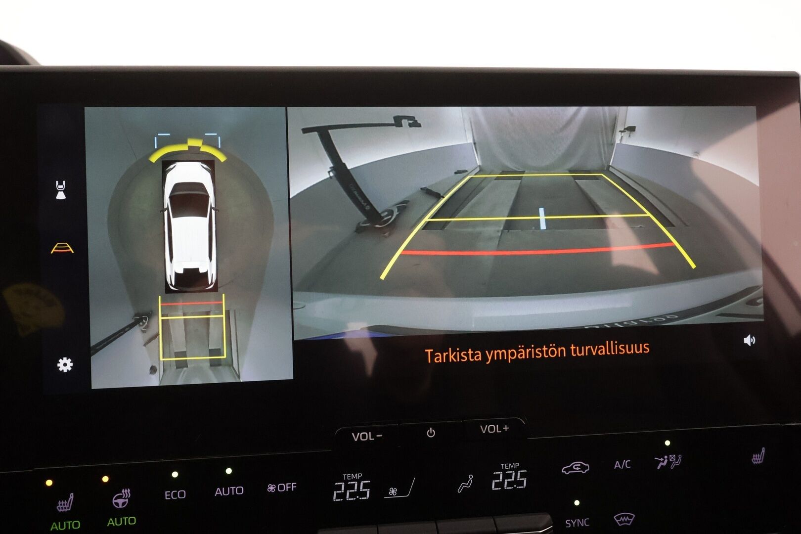 Subaru Solterra 2025 Touring Kampanja * ACC / ILP / H&K / Muistipenkki / 360° / LED / Navi / Keyless / Nahat / Ratinlämmitin / Sähköluukku * - Suomi-auto / Kahdet renkaat aluvanteilla / Merkkihuollettu / Juuri huollettu / Huippuvarusteet