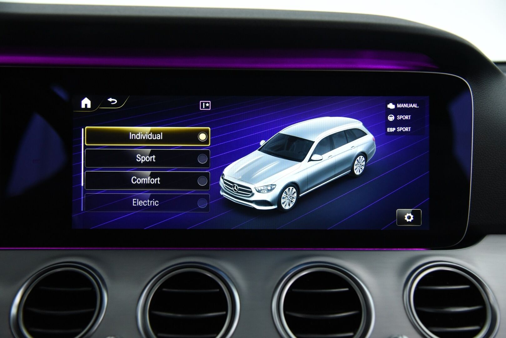 Mercedes-Benz E 2021 300 de T A Business Avantgarde EQ Power * Distronic + / Burmester / Muistipaketti / Panorama / Multibeam LED * - HUD / BLIS / DTR+Q / Soft-close / 2x vanteet