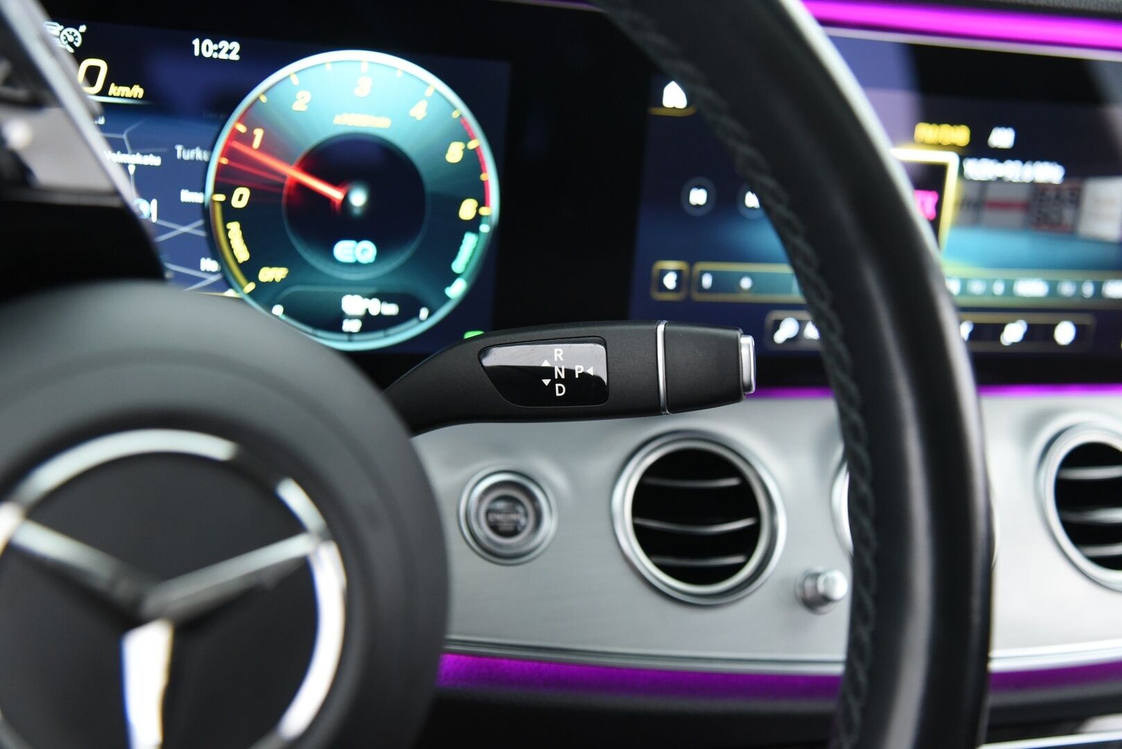 Mercedes-Benz E 2021 300 de T A Business Avantgarde EQ Power * Distronic + / Burmester / Muistipaketti / Panorama / Multibeam LED * - HUD / BLIS / DTR+Q / Soft-close / 2x vanteet