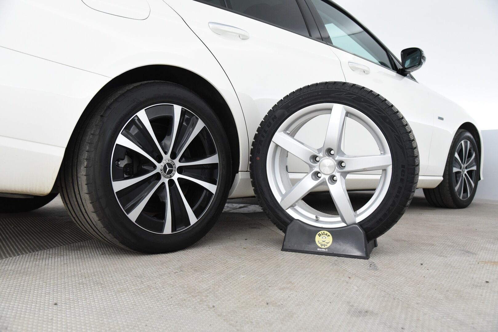 Mercedes-Benz E 2021 300 de T A Business Avantgarde EQ Power * Distronic + / Burmester / Muistipaketti / Panorama / Multibeam LED * - HUD / BLIS / DTR+Q / Soft-close / 2x vanteet