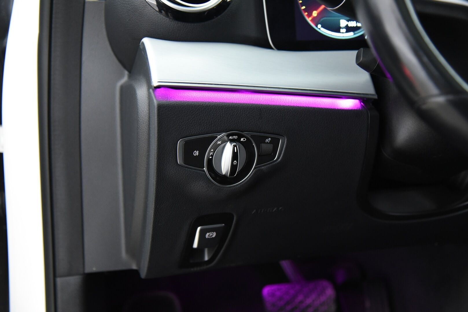 Mercedes-Benz E 2021 300 de T A Business Avantgarde EQ Power * Distronic + / Burmester / Muistipaketti / Panorama / Multibeam LED * - HUD / BLIS / DTR+Q / Soft-close / 2x vanteet