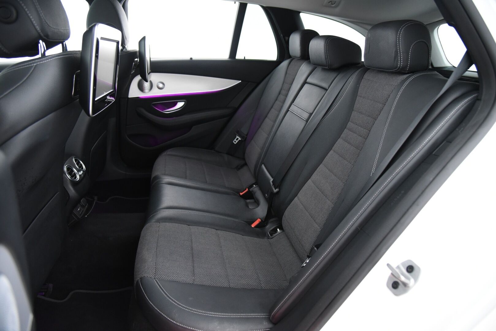 Mercedes-Benz E 2021 300 de T A Business Avantgarde EQ Power * Distronic + / Burmester / Muistipaketti / Panorama / Multibeam LED * - HUD / BLIS / DTR+Q / Soft-close / 2x vanteet