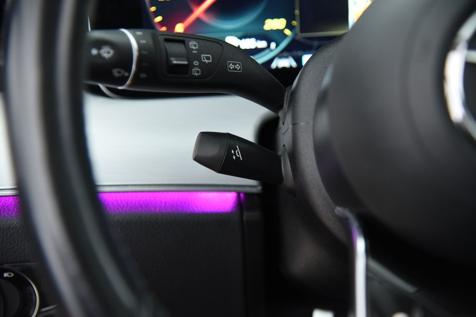 Mercedes-Benz E 2021 300 de T A Business Avantgarde EQ Power * Distronic + / Burmester / Muistipaketti / Panorama / Multibeam LED * - HUD / BLIS / DTR+Q / Soft-close / 2x vanteet