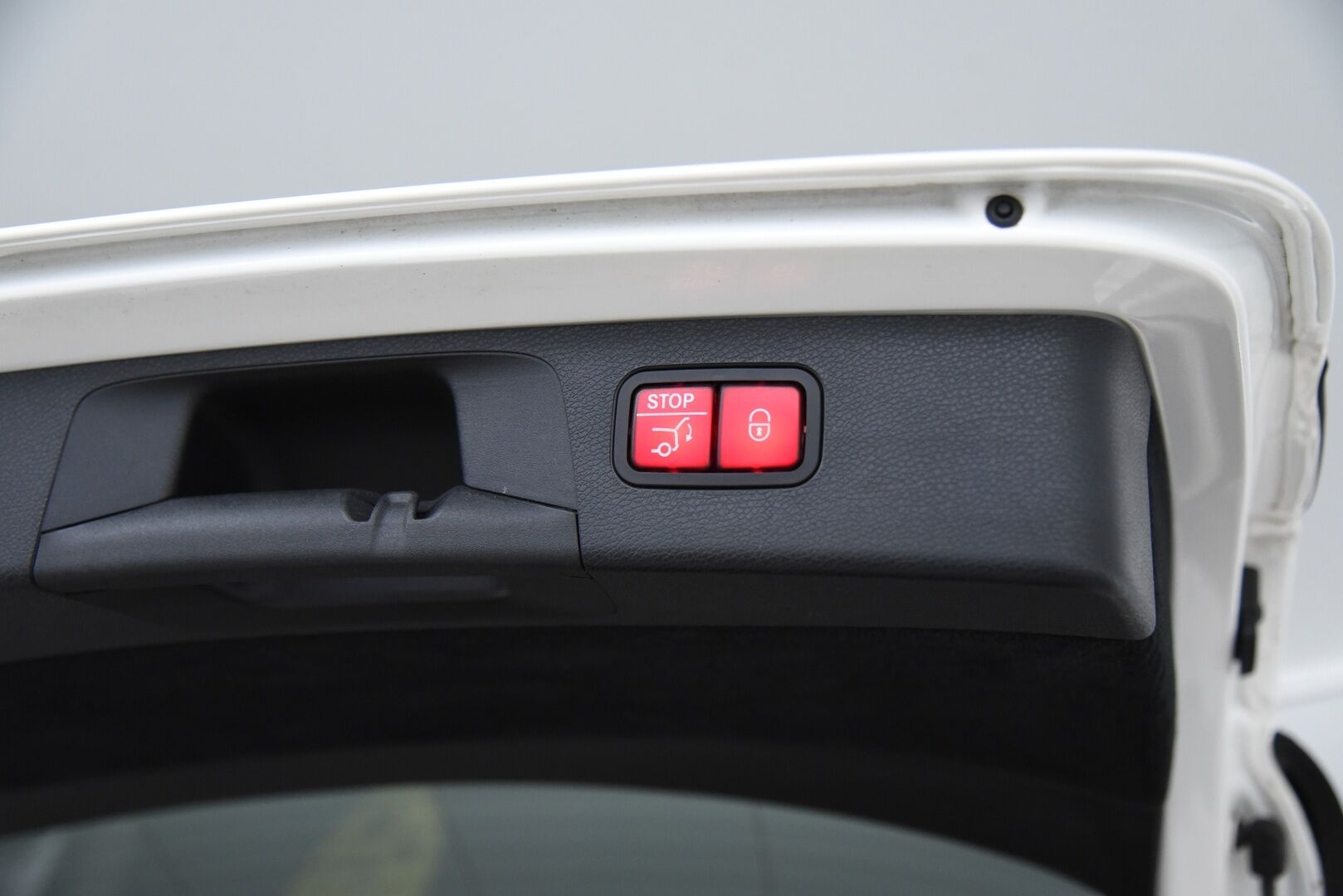 Mercedes-Benz E 2021 300 de T A Business Avantgarde EQ Power * Distronic + / Burmester / Muistipaketti / Panorama / Multibeam LED * - HUD / BLIS / DTR+Q / Soft-close / 2x vanteet - HULLUT AVAJAISHULINAT KORKOTARJOUS 3,29 %