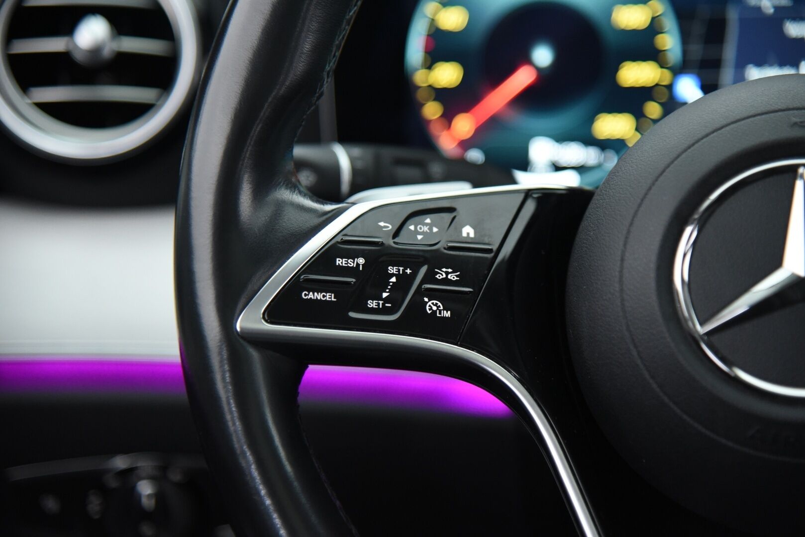 Mercedes-Benz E 2021 300 de T A Business Avantgarde EQ Power / Distronic + / Burmester / Muistipaketti / Panorama / Multibeam LED - HUD / BLIS / DTR+Q / Soft-close / 2x vanteet