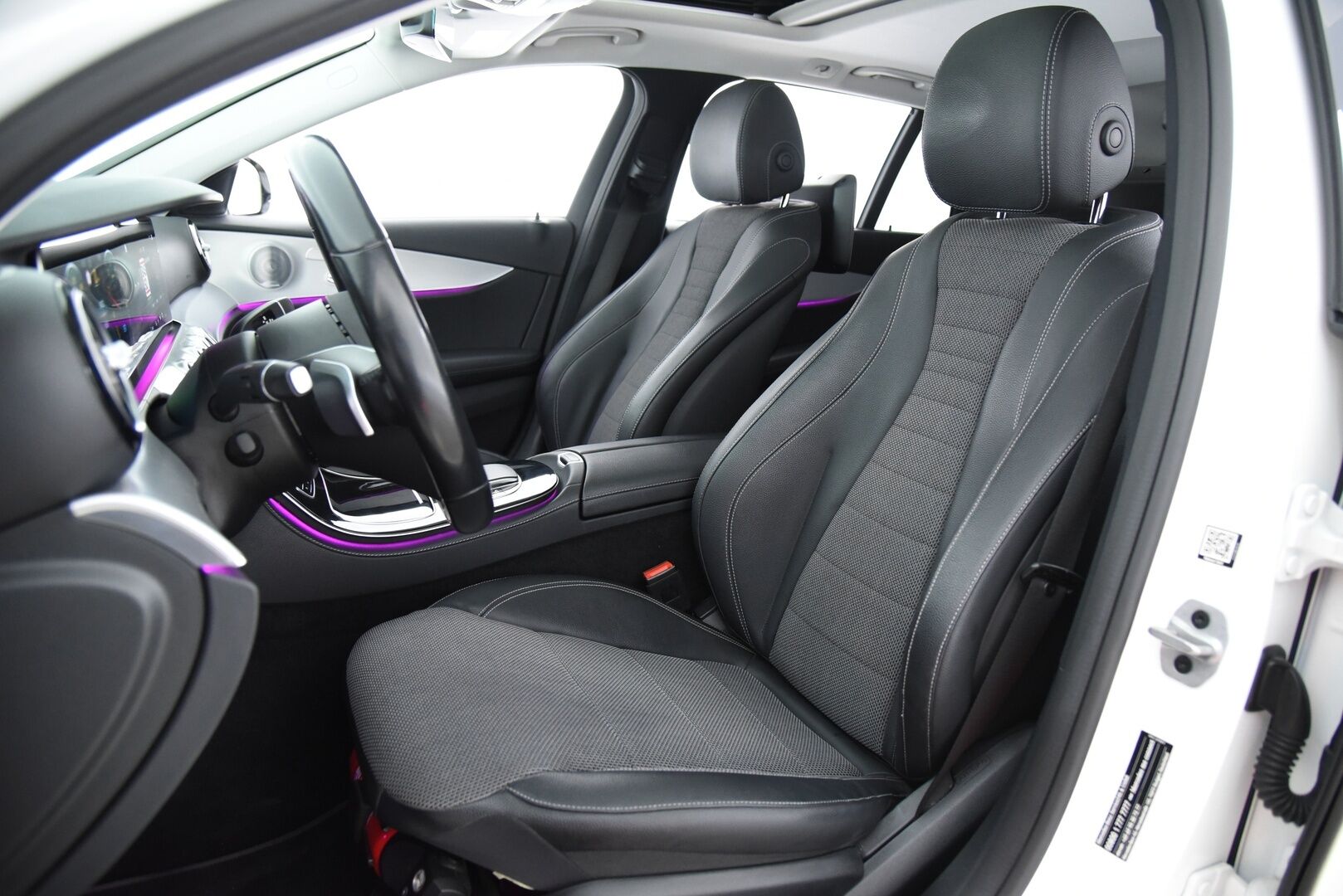 Mercedes-Benz E 2021 300 de T A Business Avantgarde EQ Power * Distronic + / Burmester / Muistipaketti / Panorama / Multibeam LED * - HUD / BLIS / DTR+Q / Soft-close / 2x vanteet - HULLUT AVAJAISHULINAT KORKOTARJOUS 3,29 %