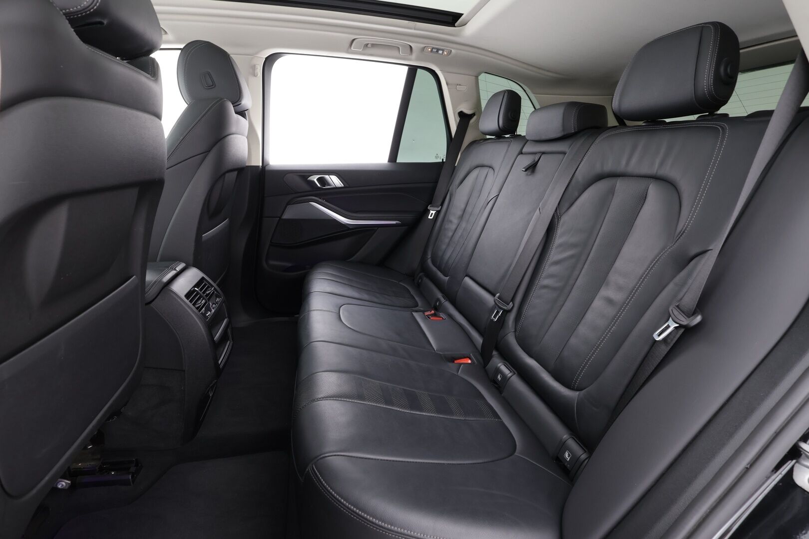 BMW X5 2021 xDrive45e * ACC / Lisälämmitin / Koukku / Panorama / Muistipenkki / 360-Kamera / LED / Sporttipenkit * - Merkkihuollettu / Kahdet Renkaat