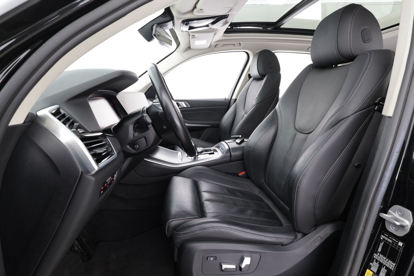 BMW X5 2021 xDrive45e * ACC / Lisälämmitin / Koukku / Panorama / Muistipenkki / 360-Kamera / LED / Sporttipenkit * - Merkkihuollettu / Kahdet Renkaat