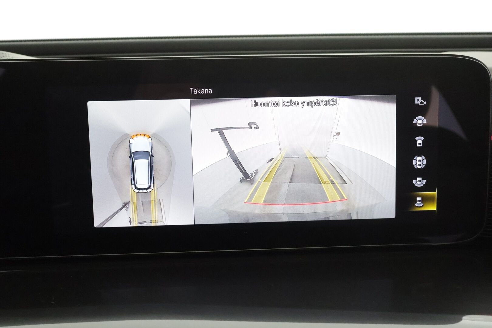 Mercedes-Benz EQC 2023 400 4MATIC Business AMG * Distronic+ / HUD / 360° / Koukku / Muistipenkit / Midline / Lasikattoluukku / Navi / KeylessGo * - Akku kuntotarkastettu SOH 98,2 % / Kahdet renkaat aluvanteilla / Merkkihuollettu