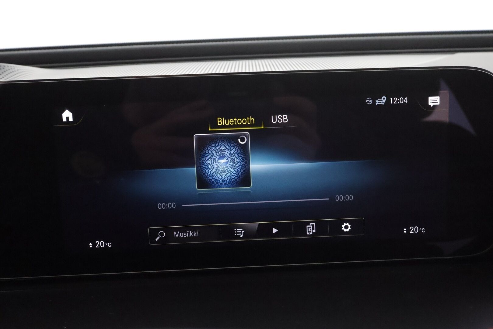 Mercedes-Benz EQC 2023 400 4MATIC Business AMG * Distronic+ / HUD / 360° / Koukku / Muistipenkit / Midline / Lasikattoluukku / Navi / KeylessGo * - Akku kuntotarkastettu SOH 98,2 % / Kahdet renkaat aluvanteilla / Merkkihuollettu