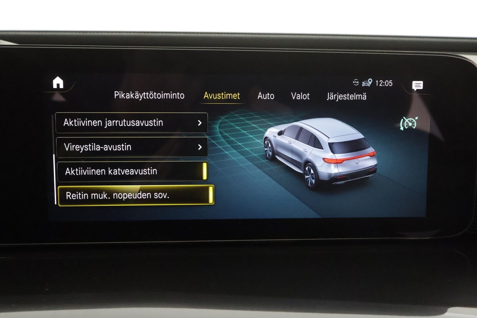 Mercedes-Benz EQC 2023 400 4MATIC Business AMG * Distronic+ / HUD / 360° / Koukku / Muistipenkit / Midline / Lasikattoluukku / Navi / KeylessGo * - Akku kuntotarkastettu SOH 98,2 % / Kahdet renkaat aluvanteilla / Merkkihuollettu