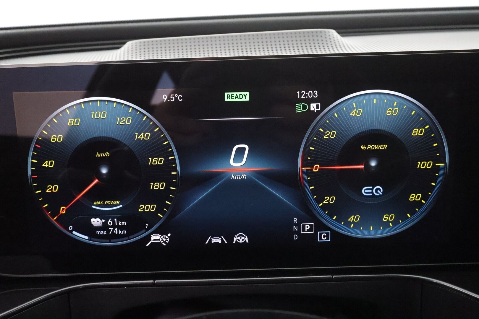 Mercedes-Benz EQC 2023 400 4MATIC Business AMG * Distronic+ / HUD / 360° / Koukku / Muistipenkit / Midline / Lasikattoluukku / Navi / KeylessGo * - Akku kuntotarkastettu SOH 98,2 % / Kahdet renkaat aluvanteilla / Merkkihuollettu