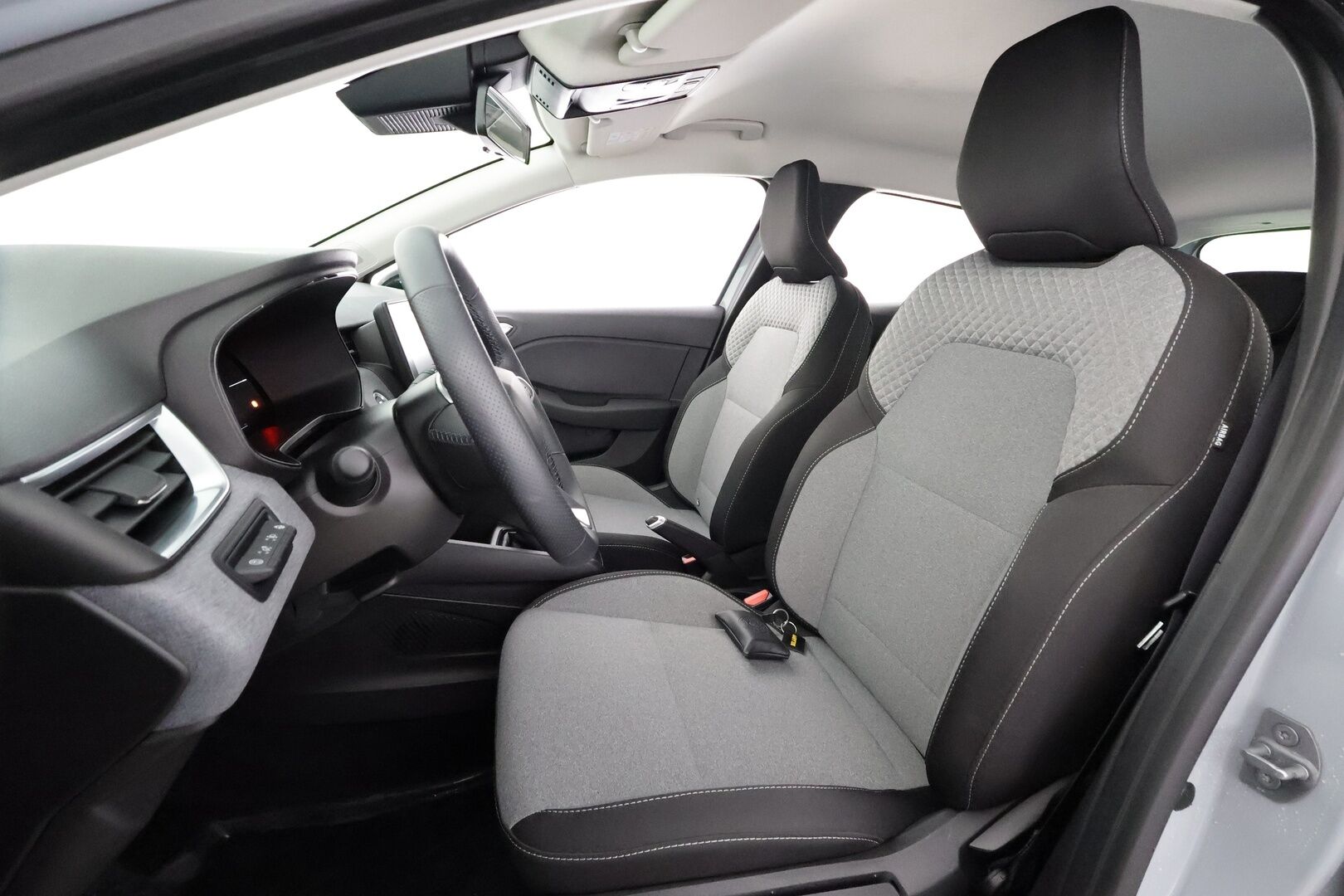Renault Clio 2024 TCe 90 evolution - | LED | P.Tutka | Kaistavahti | Facelift | Vakkari | AppleCarPlay | Ratinlämmitys | Kahdet renkaat | Suomi-auto | Merkkihuollettu |
