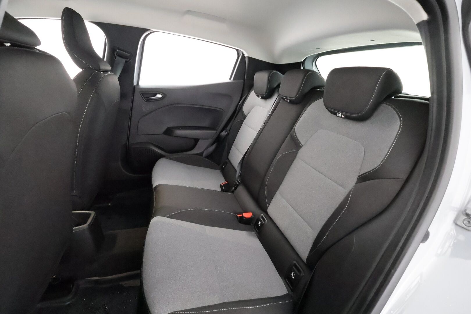 Renault Clio 2024 TCe 90 evolution - | LED | P.Tutka | Kaistavahti | Facelift | Vakkari | AppleCarPlay | Ratinlämmitys | Kahdet renkaat | Suomi-auto | Merkkihuollettu |