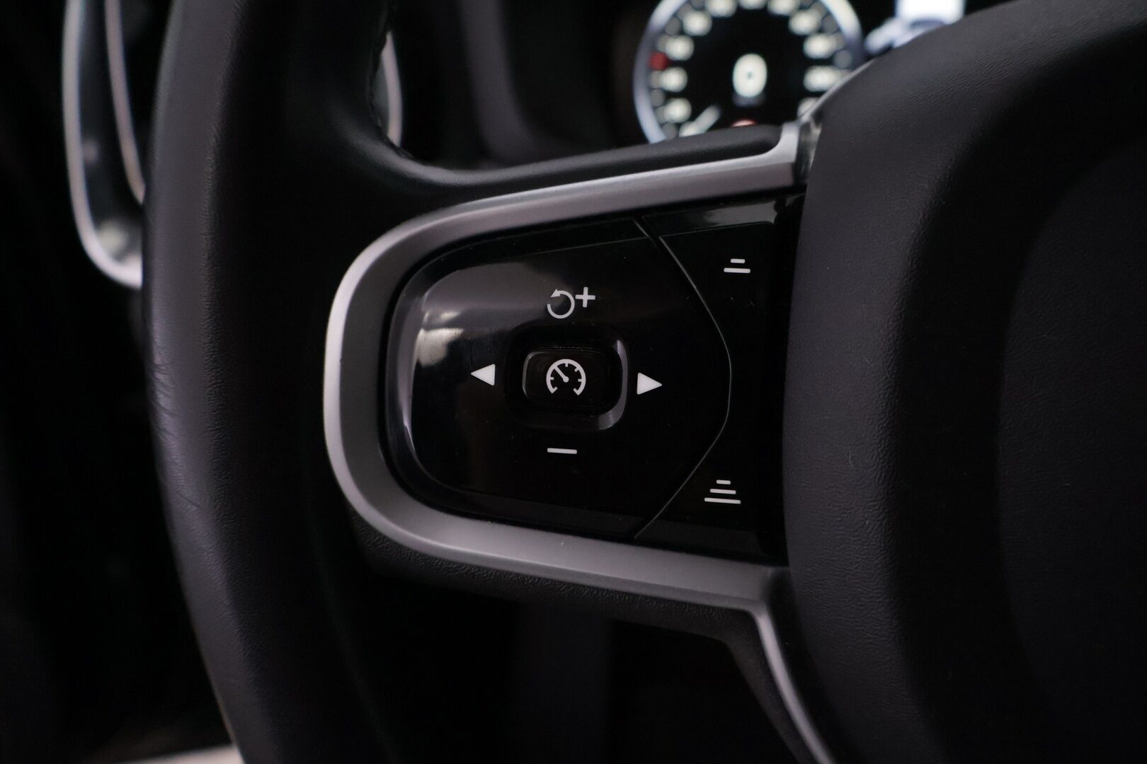 Volvo V60 Cross Country 2022 B4 AWD D-MHEV Edition aut - | ACC | LED | Webasto | Pilot Assist | CarPlay | Kamera | Autom.Pitkät | Sähkös. istuimet | Lämm.Ratti | Koukku |