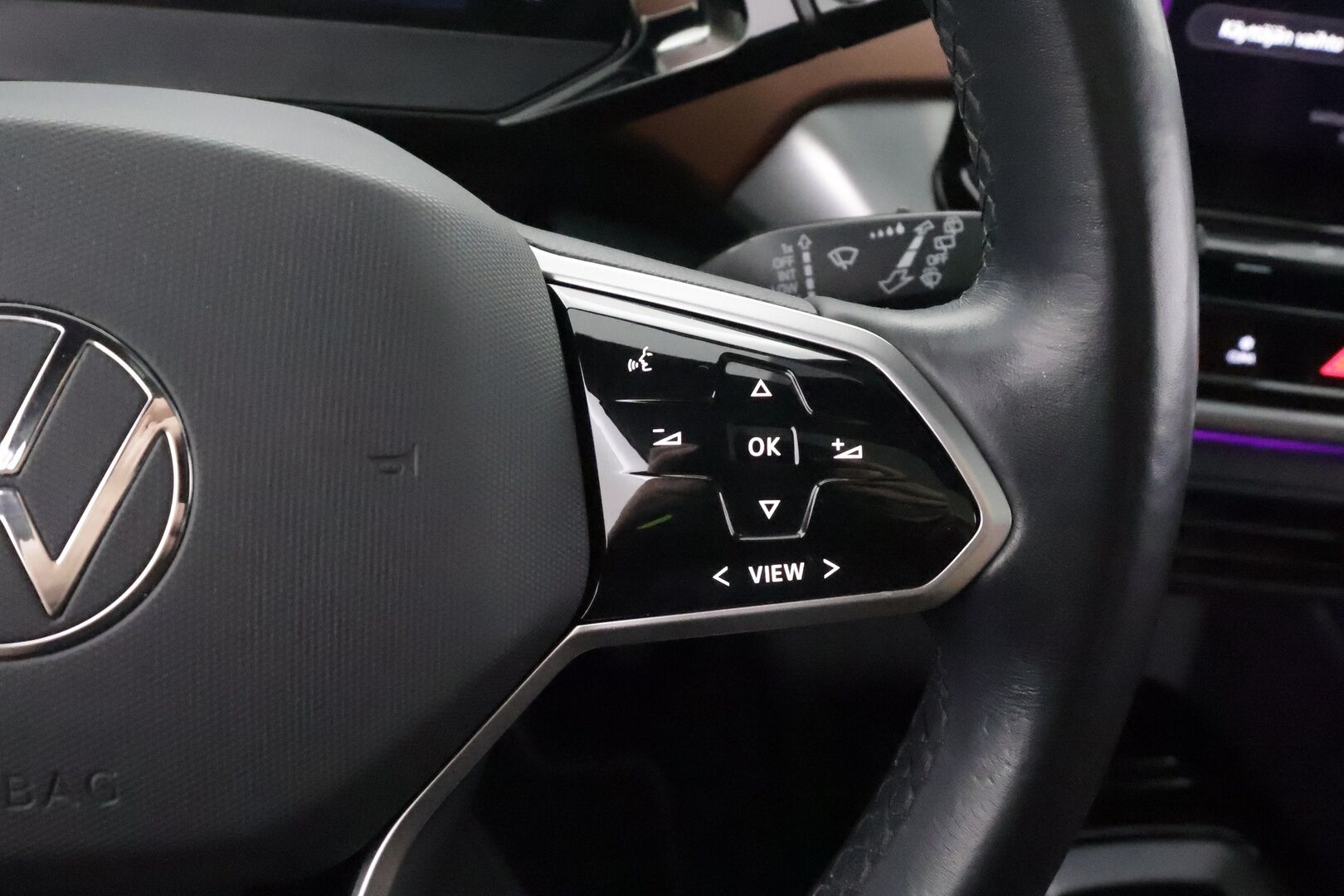 Volkswagen ID.4 2022 Pro Performance 150 kW, akku 77 kWh - | ACC | ILP | Koukku | Puolinahat | Matrix-LED | P.Kamera | Lasikatto | Ratinlämmitys | Keyless | Apple&Anroid | Kahdet Renkaat |