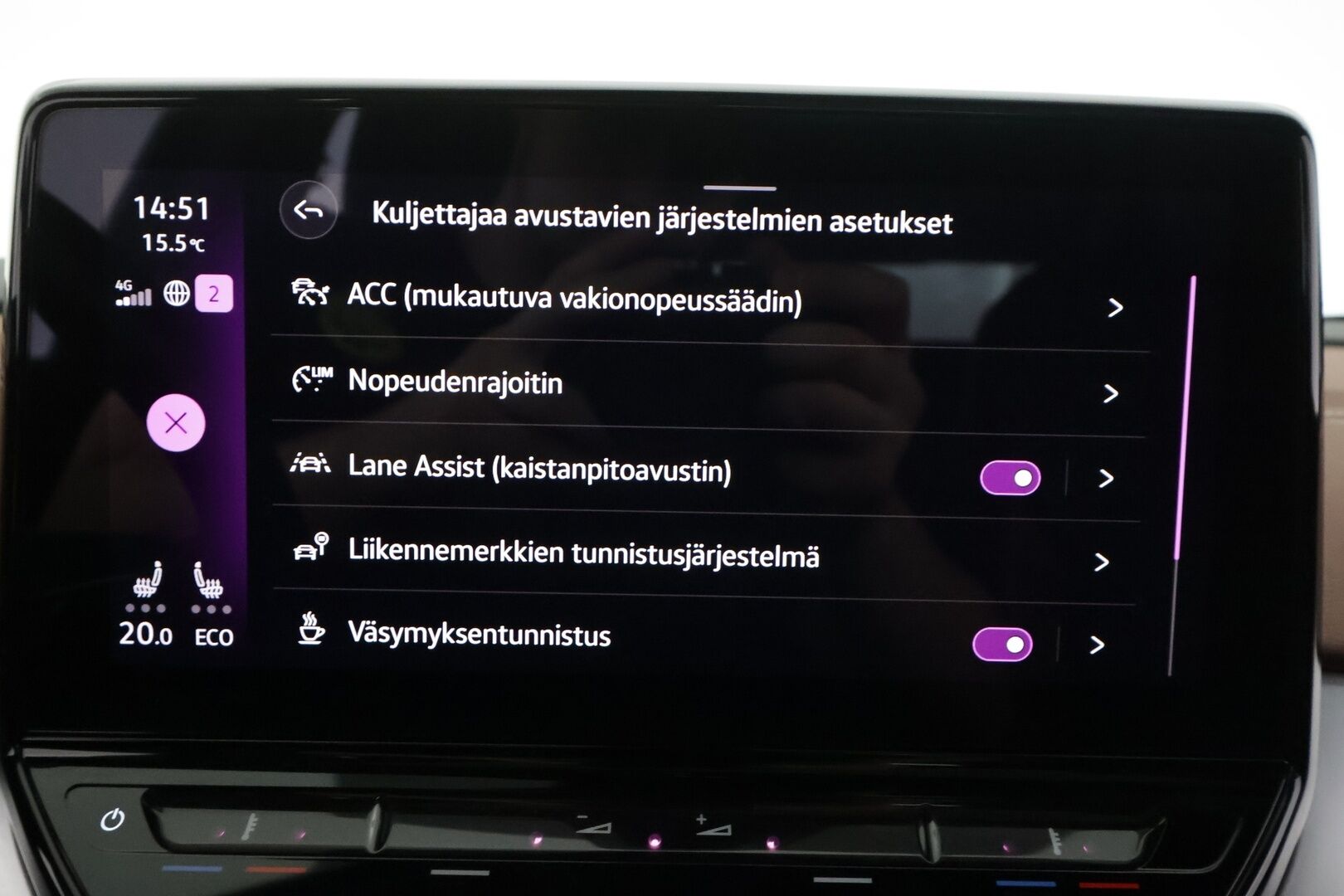 Volkswagen ID.4 2022 Pro Performance 150 kW, akku 77 kWh - | ACC | ILP | Koukku | Puolinahat | Matrix-LED | P.Kamera | Lasikatto | Ratinlämmitys | Keyless | Apple&Anroid | Kahdet Renkaat |