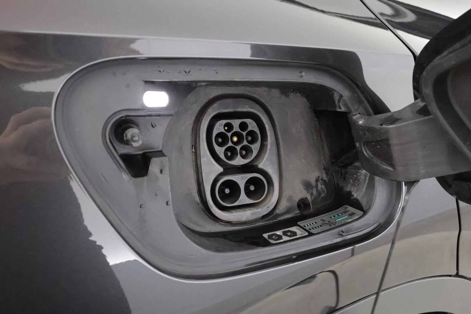 Volkswagen ID.4 2022 Pro Performance 150 kW, akku 77 kWh - | ACC | ILP | Koukku | Puolinahat | Matrix-LED | P.Kamera | Lasikatto | Ratinlämmitys | Keyless | Apple&Anroid | Kahdet Renkaat |