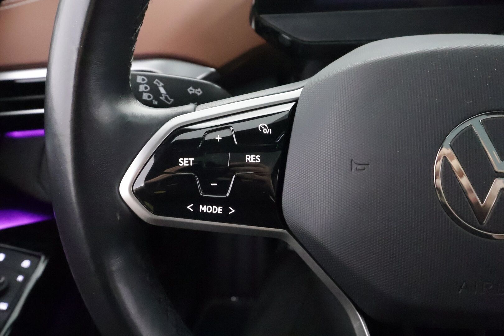 Volkswagen ID.4 2022 Pro Performance 150 kW, akku 77 kWh - | ACC | ILP | Koukku | Puolinahat | Matrix-LED | P.Kamera | Lasikatto | Ratinlämmitys | Keyless | Apple&Anroid | Kahdet Renkaat |