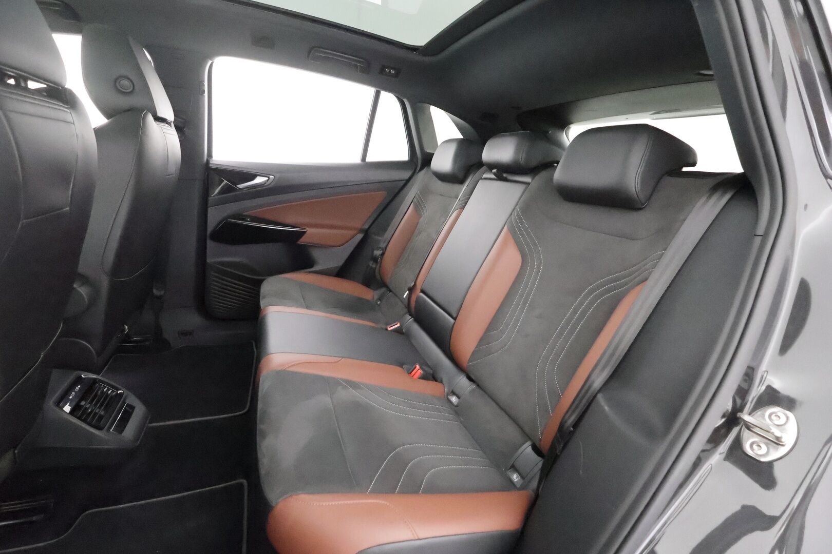 Volkswagen ID.4 2022 Pro Performance 150 kW, akku 77 kWh - | ACC | ILP | Koukku | Puolinahat | Matrix-LED | P.Kamera | Lasikatto | Ratinlämmitys | Keyless | Apple&Anroid | Kahdet Renkaat |