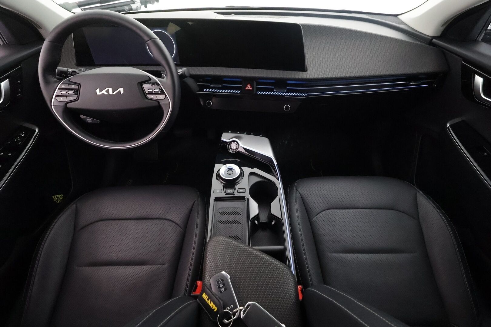 Kia EV6 2022 RWD 77 kWh - | ACC | ILP | 360° | Ilmastoidut relax nahat | Muistipenkki  | Ambient Light | HDA | BSM | CTA | Apple & Android | 2x renkaat aluin | Merkkihuollot | 