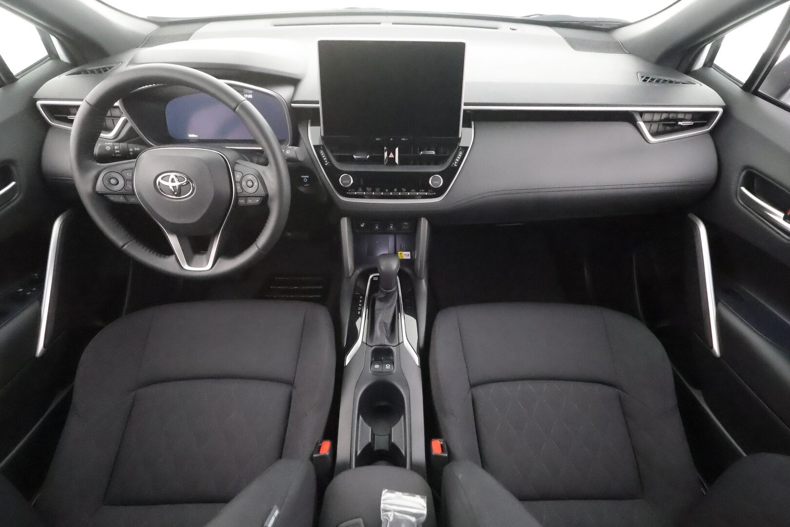 Toyota Corolla Cross 2025 2.0 Hybrid Launch Edition - | Koukku | ACC | LED | P.Kamera | Navi | Kaistavahti | Katveavustin | Keyless | PDA | Digimittaristo | Facelift | Ratinlämmitys | Merkkihuollettu | Suomi-auto | Kahdet renkaat |