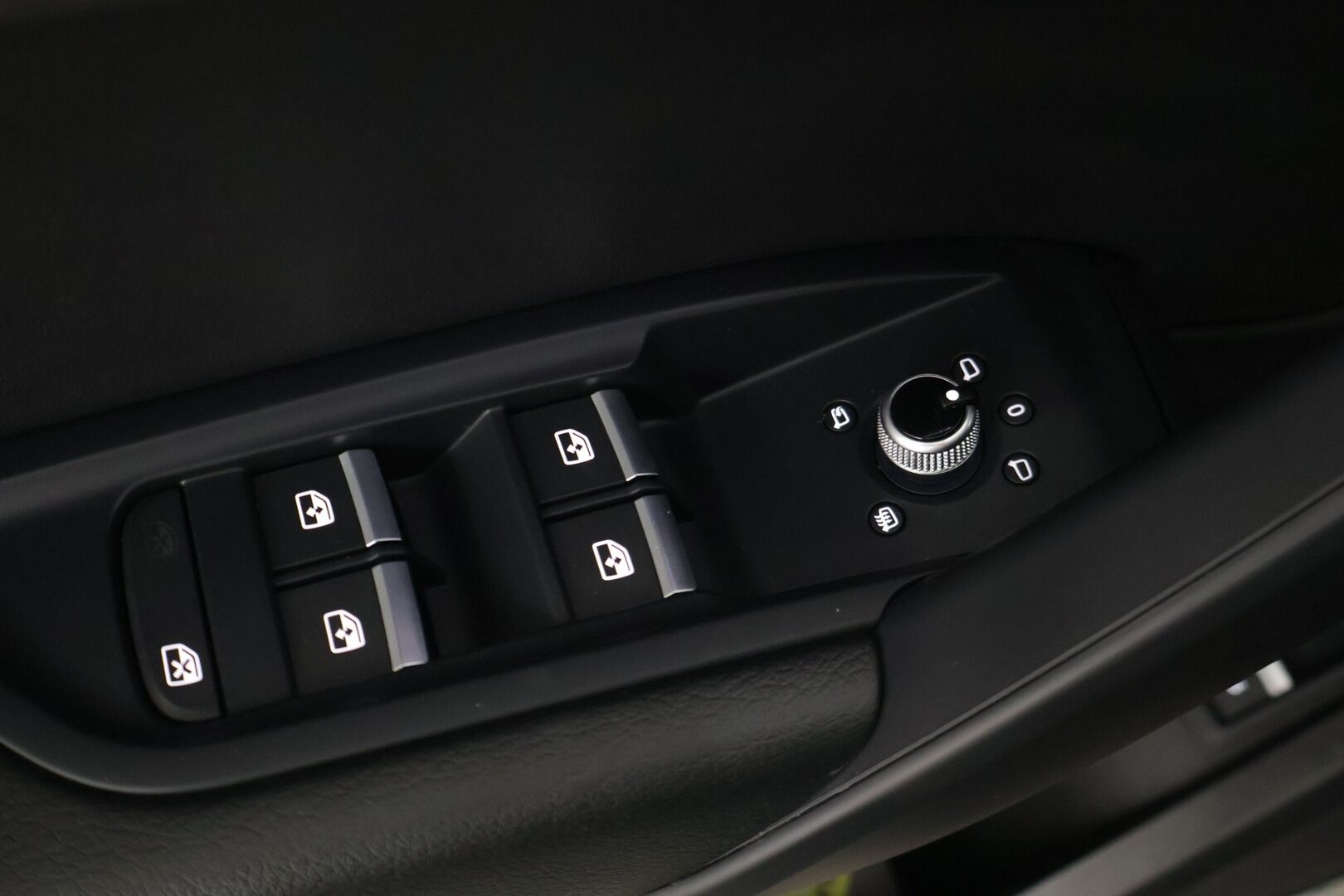 Audi Q5 2022 Advanced 50 TFSI e 220 kW quattro S tronic Electrified Edition - | Facelift | Digimittaristo | Ilma-alusta | Vetokoukku | Ilma-alusta | Matrix- LED | Nahkasisusta | Tutkat | 2x renkaat & vanteet |
