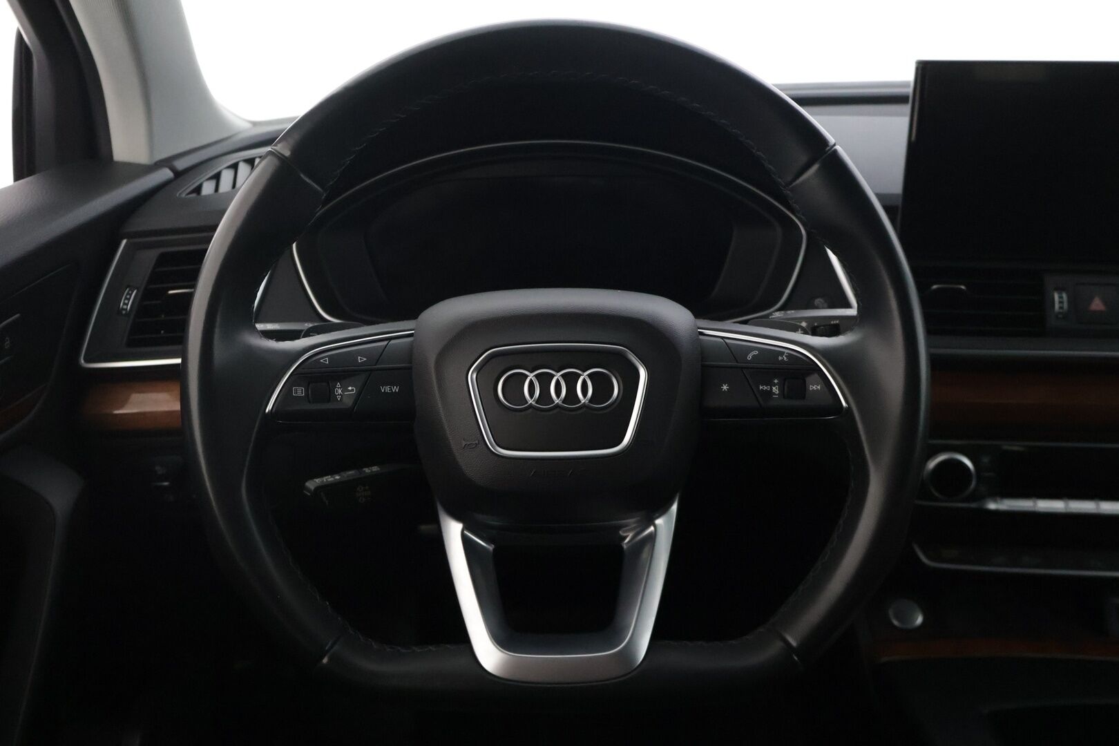 Audi Q5 2022 Advanced 50 TFSI e 220 kW quattro S tronic Electrified Edition - | Facelift | Digimittaristo | Ilma-alusta | Vetokoukku | Ilma-alusta | Matrix- LED | Nahkasisusta | Tutkat | 2x renkaat & vanteet |