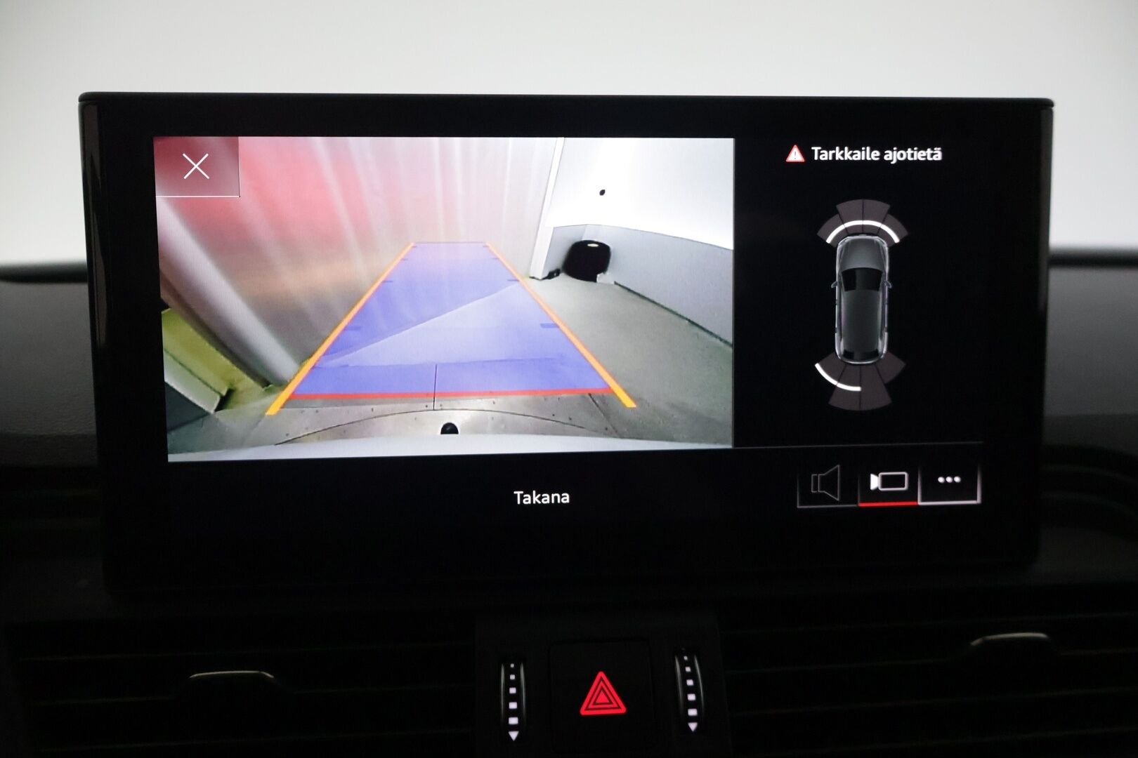 Audi Q5 2022 Advanced 50 TFSI e 220 kW quattro S tronic Electrified Edition - | Facelift | Digimittaristo | Ilma-alusta | Vetokoukku | Ilma-alusta | Matrix- LED | Nahkasisusta | Tutkat | 2x renkaat & vanteet |