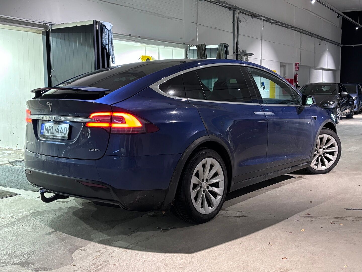 Tesla Model X 2017 100D Long Range AWD Dual Motor - | 6-paikkainen | CCS | Adapt. Vak | Ilma-alusta | Vetokoukku | Nahkapenkit |