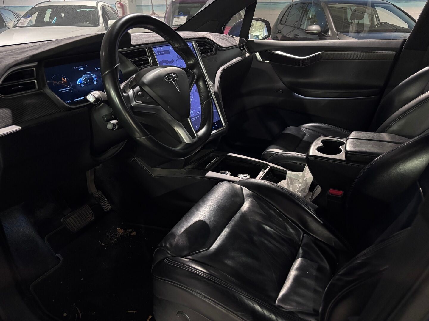 Tesla Model X 2017 100D Long Range AWD Dual Motor - | 6-paikkainen | CCS | Adapt. Vak | Ilma-alusta | Vetokoukku | Nahkapenkit |