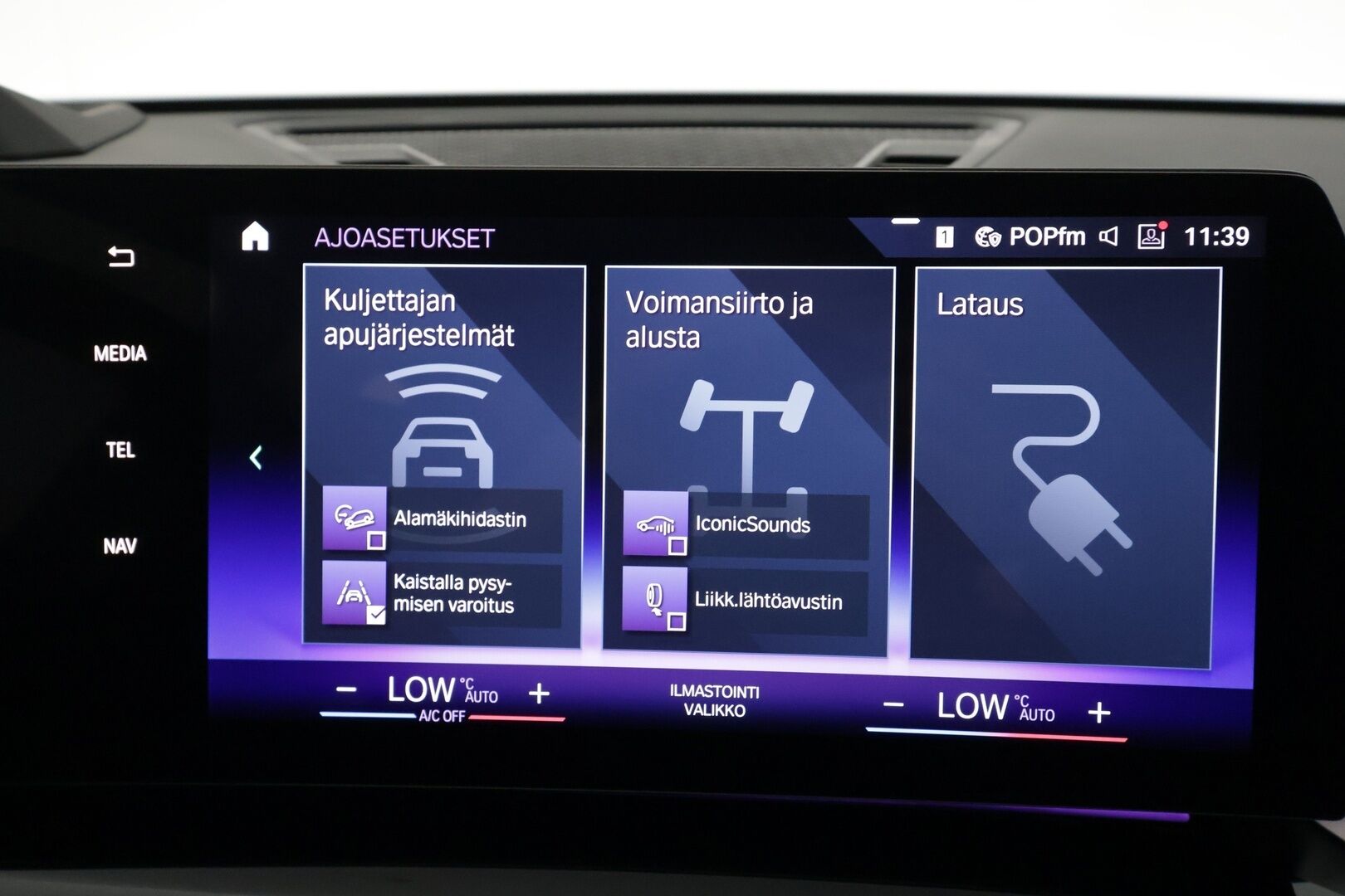 BMW IX1 2023 U11 30 xDrive - | ACC | Lisälämmitin | Koukku | Widescreen | Panorama | HUD | 360-Kamera | LED | Merkkihuollettu | Kahdet Renkaat |