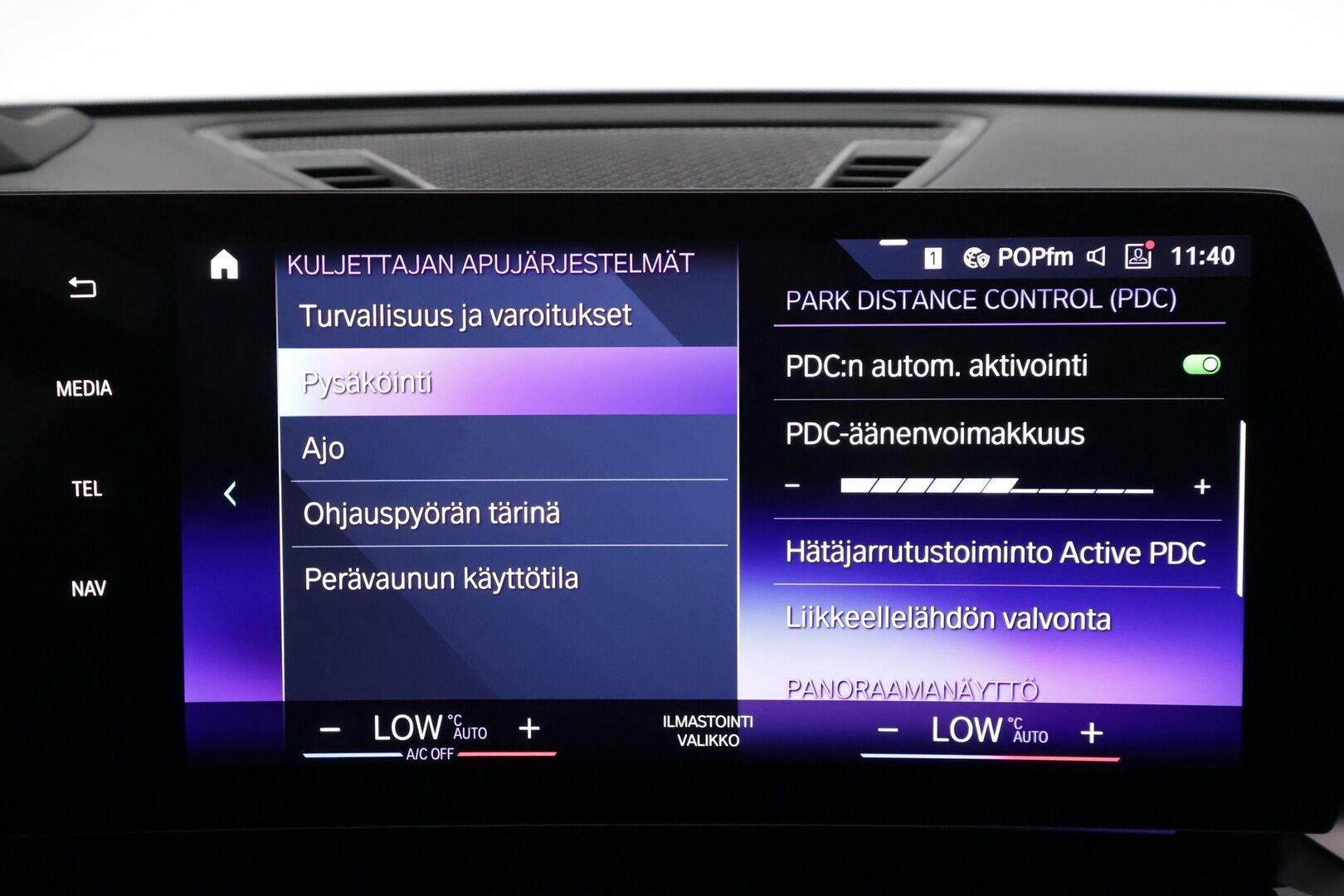 BMW IX1 2023 U11 30 xDrive - | ACC | Lisälämmitin | Koukku | Widescreen | Panorama | HUD | 360-Kamera | LED | Merkkihuollettu | Kahdet Renkaat |