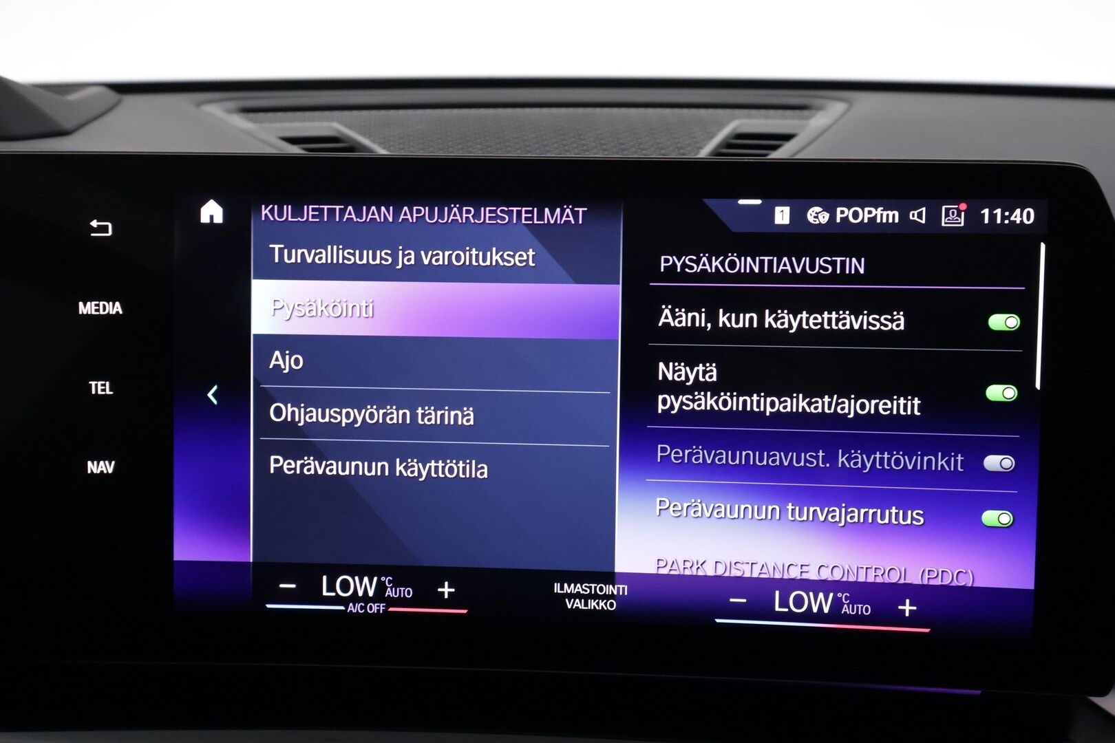 BMW IX1 2023 U11 30 xDrive - | ACC | Lisälämmitin | Koukku | Widescreen | Panorama | HUD | 360-Kamera | LED | Merkkihuollettu | Kahdet Renkaat |