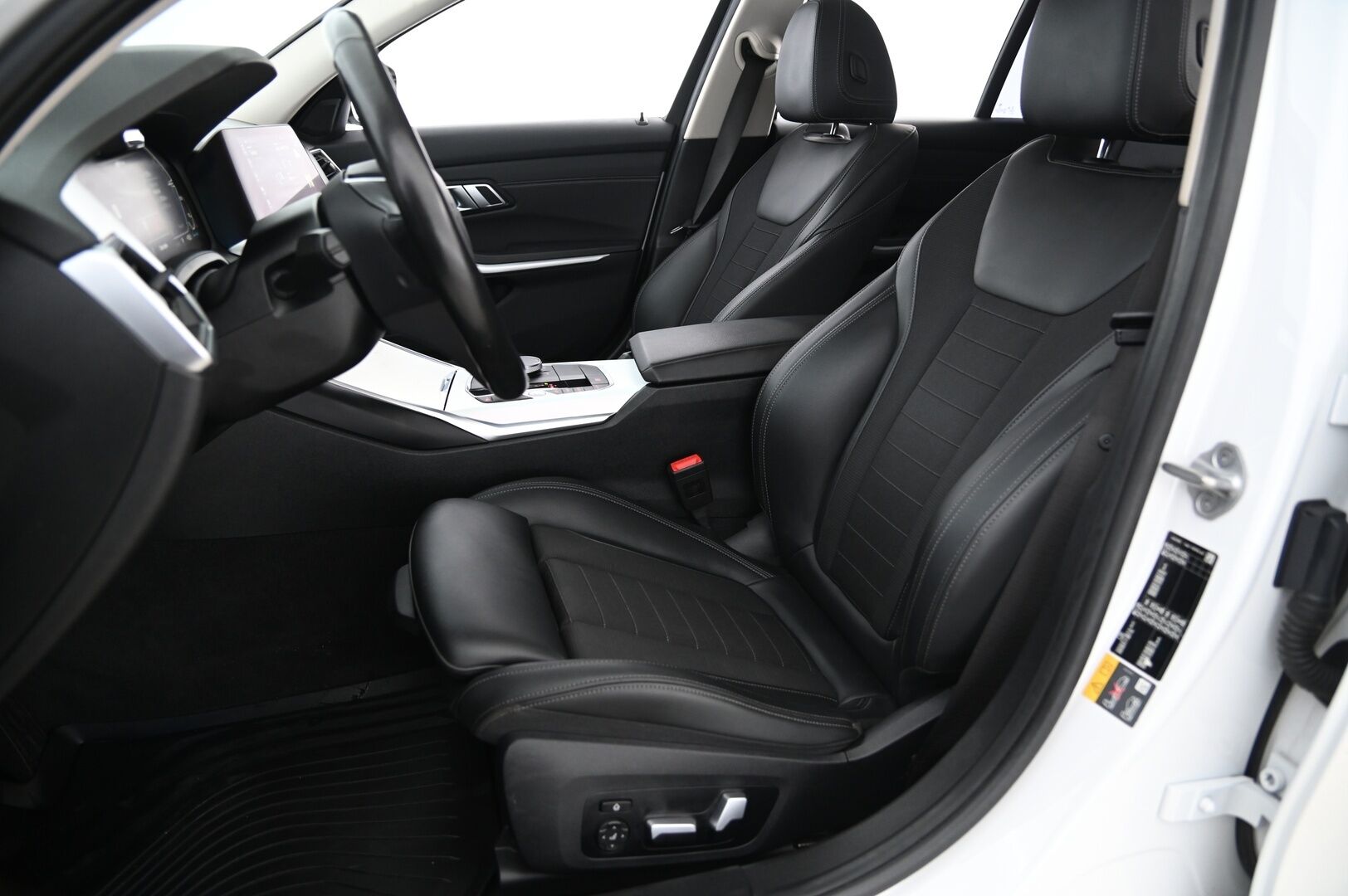 BMW 330 2021 G21 Touring 330e Sport Line **ACC / P.kamera / Hifi / Muistipenkki / LED / Navi / Comfort Access** - *Seuraava katsastus 09/27 / Vetokoukku*