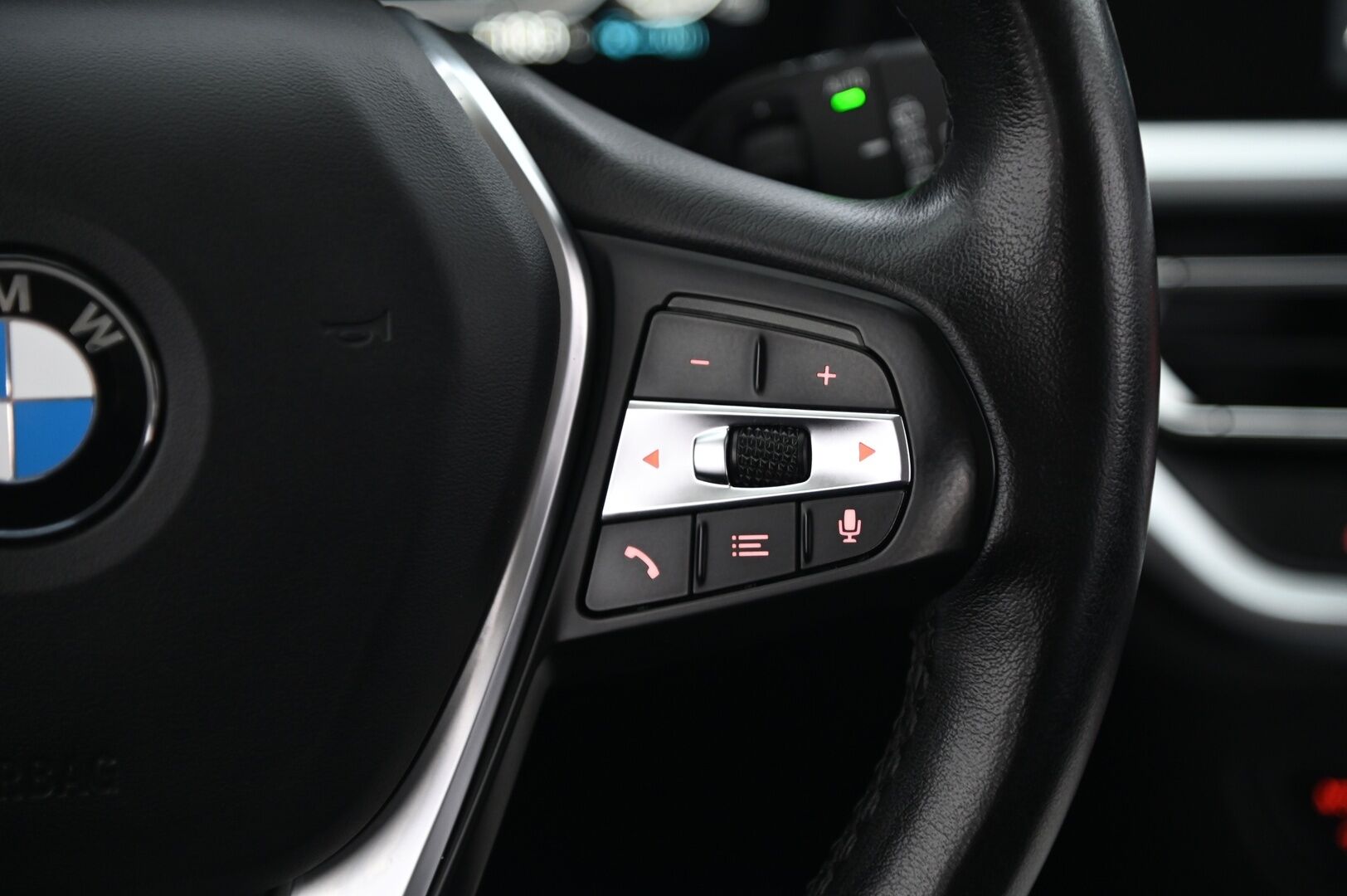 BMW 330 2021 G21 Touring 330e Sport Line **ACC / P.kamera / Hifi / Muistipenkki / LED / Navi / Comfort Access** - *Akusto uusittu* - HULLUT VÄLIPÄIVÄT KORKOTARJOUS 2,49%