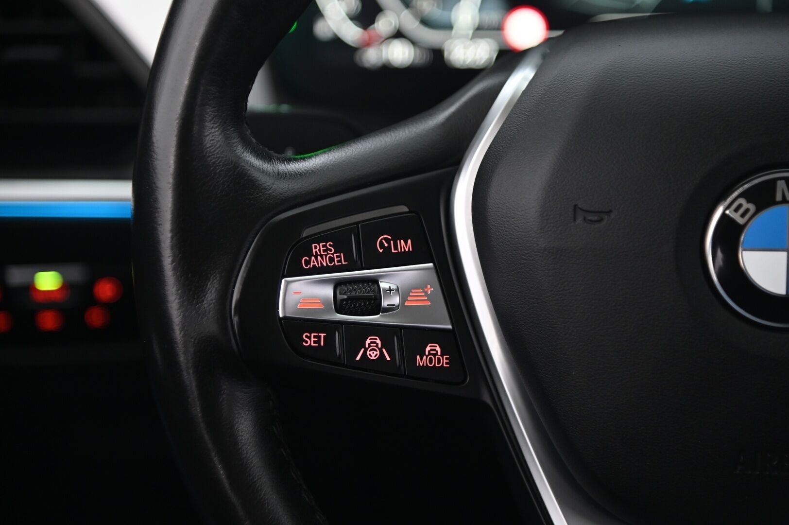 BMW 330 2021 G21 Touring 330e Sport Line **ACC / P.kamera / Hifi / Muistipenkki / LED / Navi / Comfort Access** - *Akusto uusittu* - HULLUT VÄLIPÄIVÄT KORKOTARJOUS 2,49%