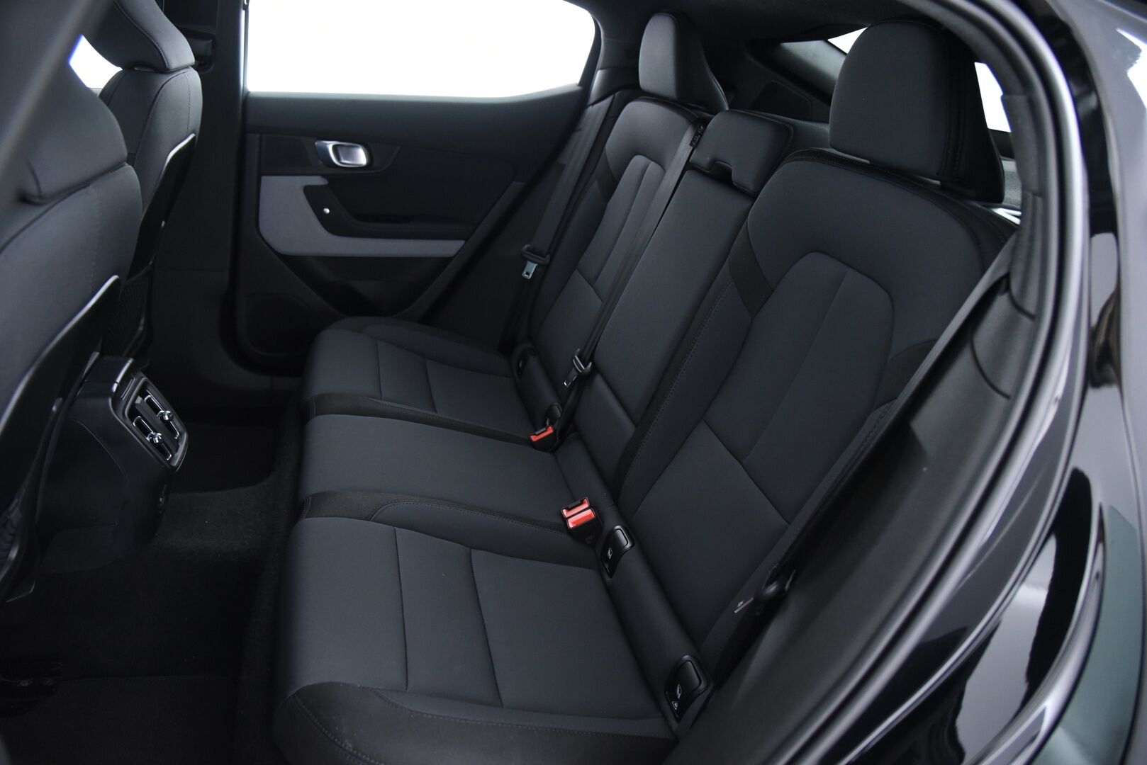 POLESTAR 2 2023 Long Range Single Motor, 170kW, 78kWh  *ACC / H&K / 360° / ILP / Muistipenkki / Lasikatto / LED / Navi* - Pilot Lite & Plus paketti / Uudet talvirenkaat / Akku kuntotarkastettu SoH 96% - Osta nyt, maksa vasta ensi vuonna