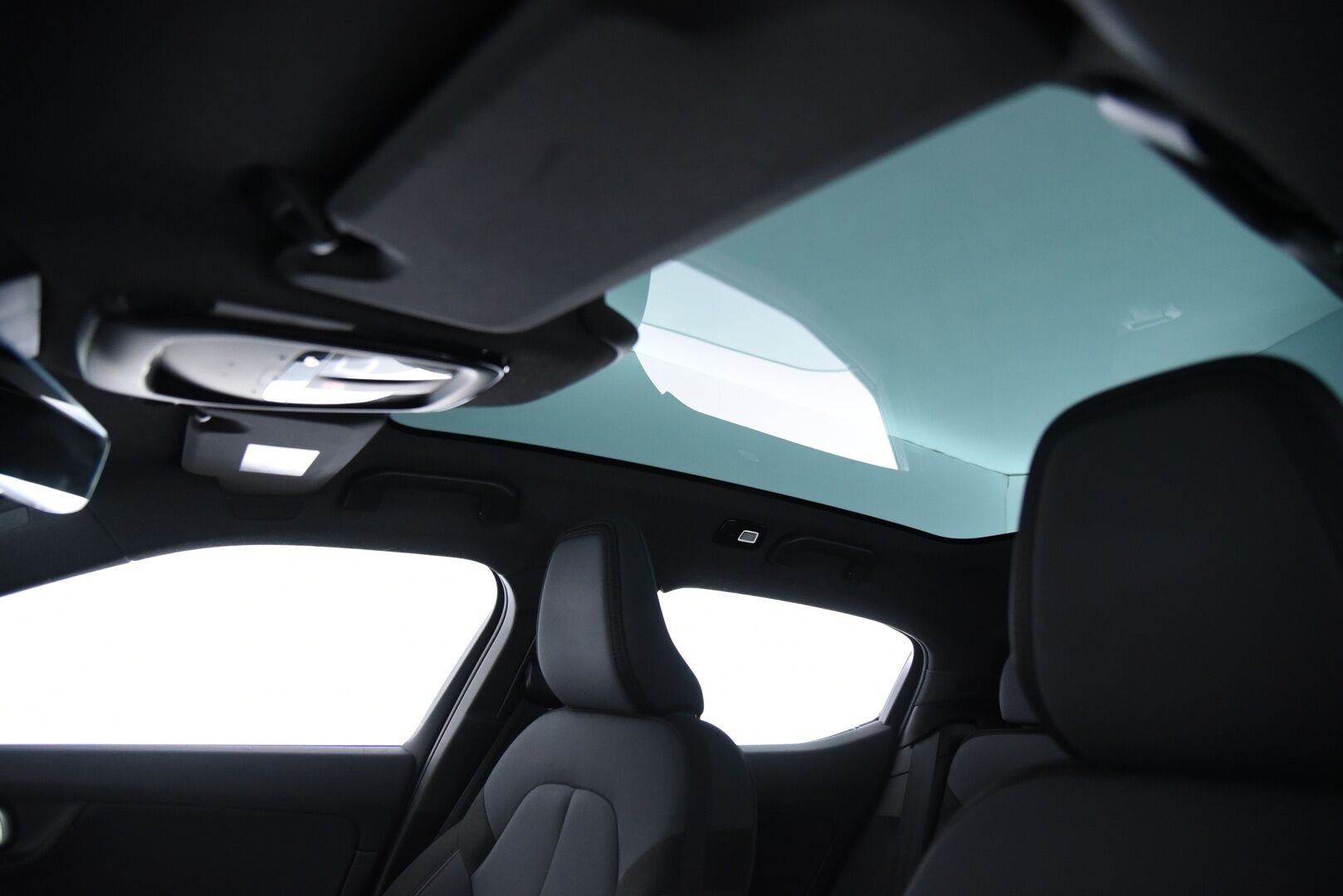 POLESTAR 2 2023 Long Range Single Motor, 170kW, 78kWh  *ACC / H&K / 360° / ILP / Muistipenkki / Lasikatto / LED / Navi* - Pilot Lite & Plus paketti / Uudet talvirenkaat / Akku kuntotarkastettu SoH 96% - Osta nyt, maksa vasta ensi vuonna