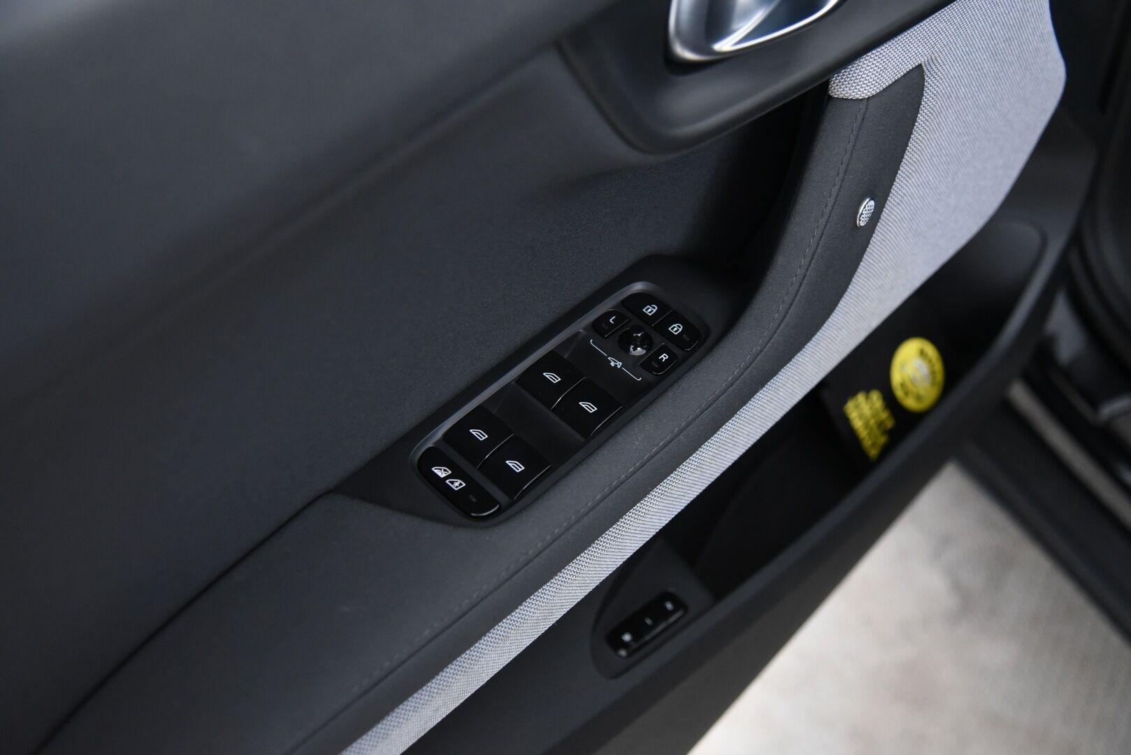 POLESTAR 2 2023 Long Range Single Motor, 170kW, 78kWh  *ACC / H&K / 360° / ILP / Muistipenkki / Lasikatto / LED / Navi* - Pilot Lite & Plus paketti / Uudet talvirenkaat / Akku kuntotarkastettu SoH 96% - Osta nyt, maksa vasta ensi vuonna