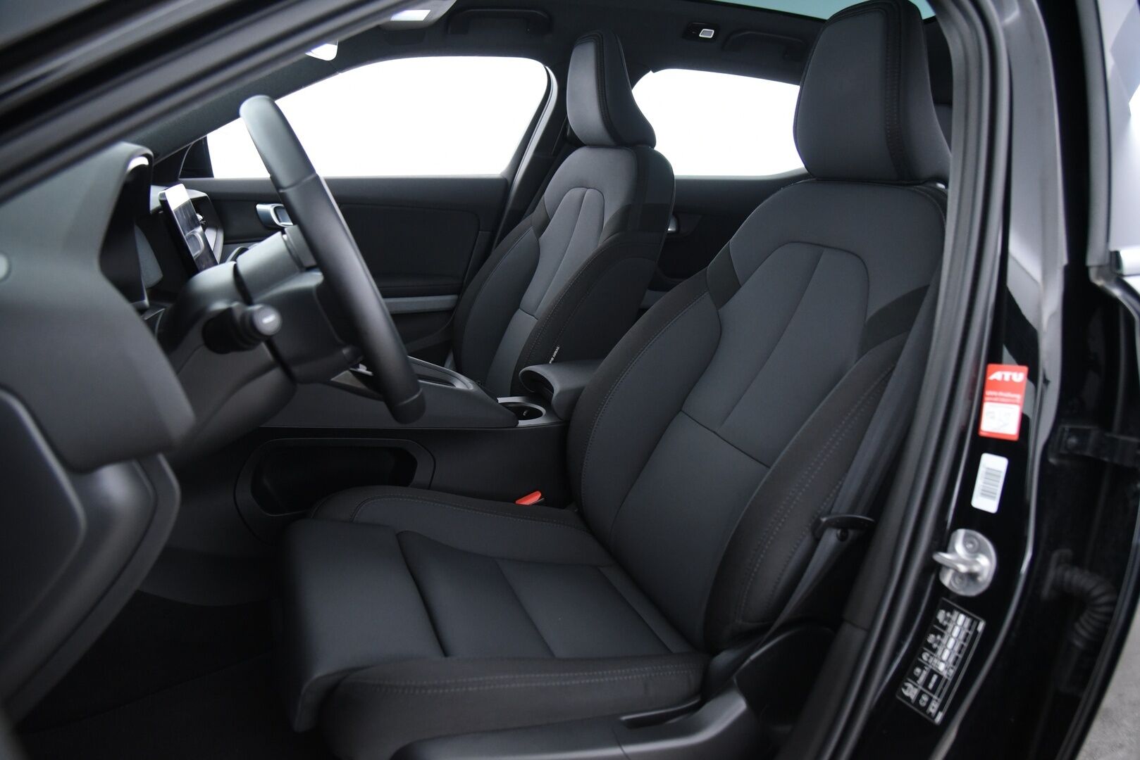 POLESTAR 2 2023 Long Range Single Motor, 170kW, 78kWh  *ACC / H&K / 360° / ILP / Muistipenkki / Lasikatto / LED / Navi* - Pilot Lite & Plus paketti / Uudet talvirenkaat / Akku kuntotarkastettu SoH 96% - Osta nyt, maksa vasta ensi vuonna